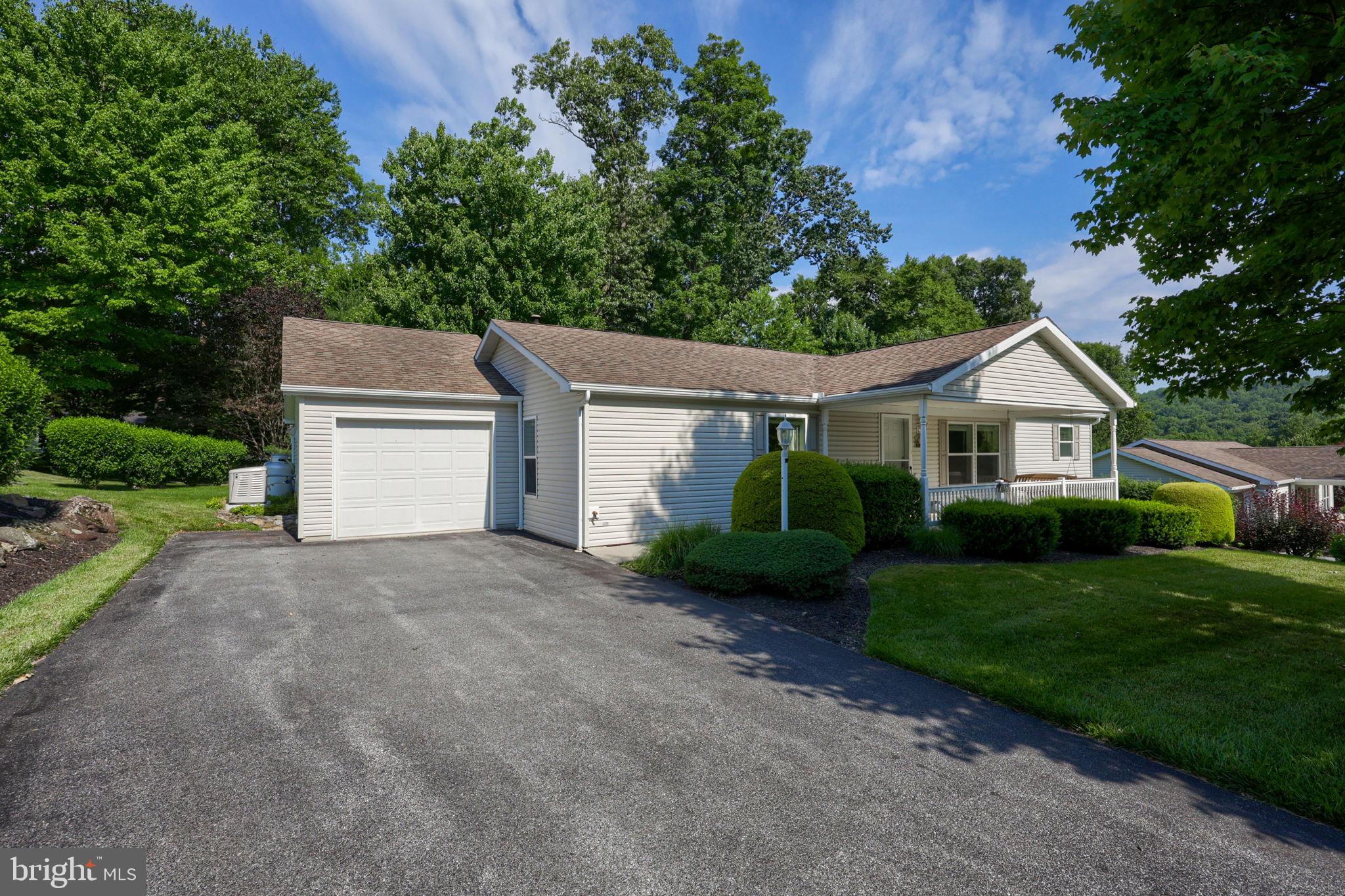 GRETNA SPRINGS COMMUNITY - Residential