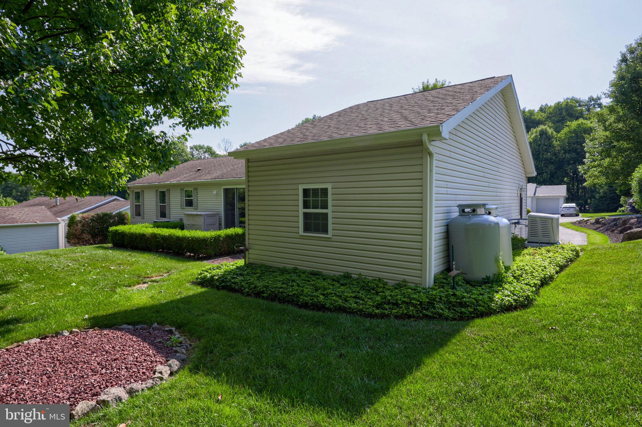GRETNA SPRINGS COMMUNITY - Residential
