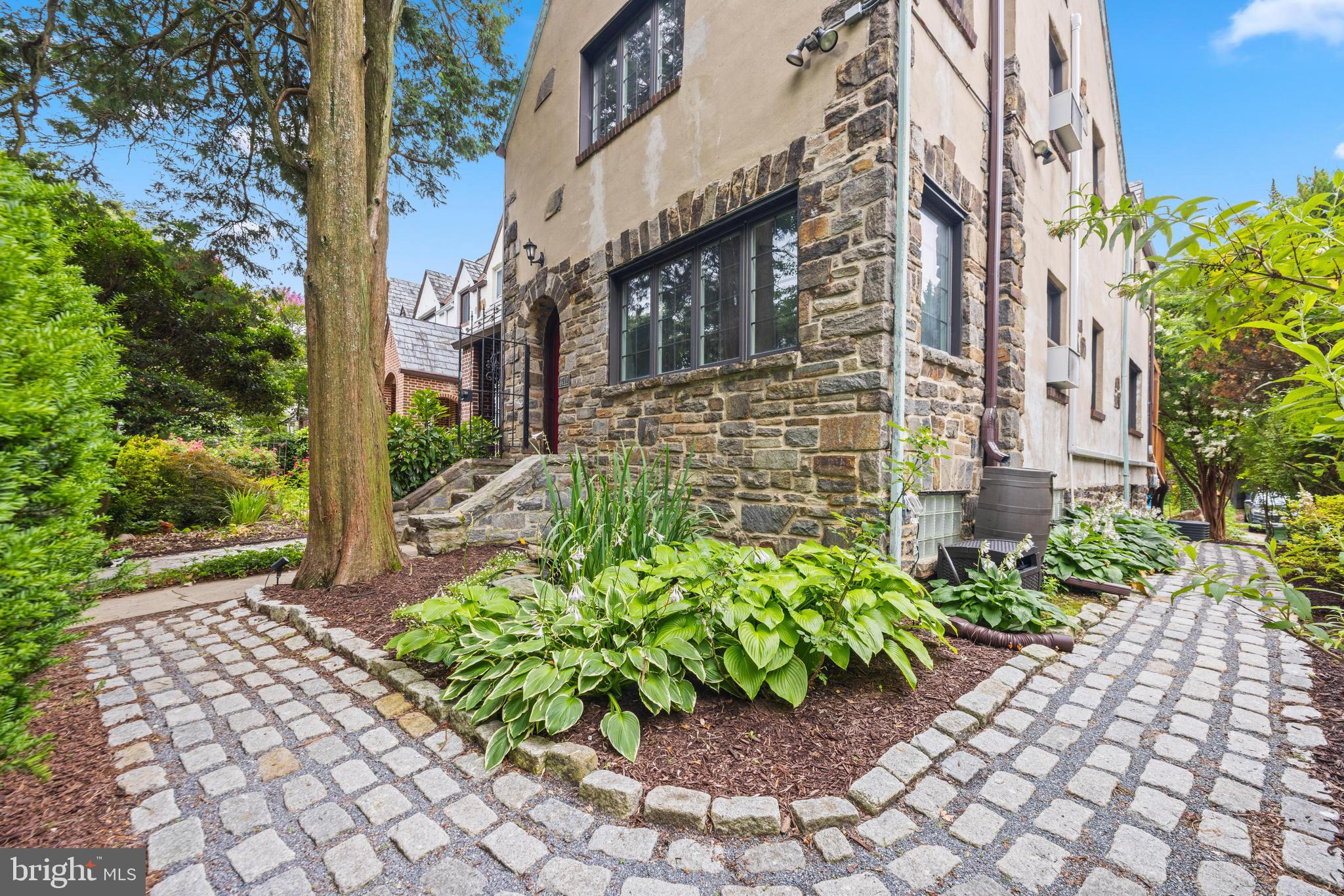 EDNOR GARDENS HISTORIC DISTRICT - Residential