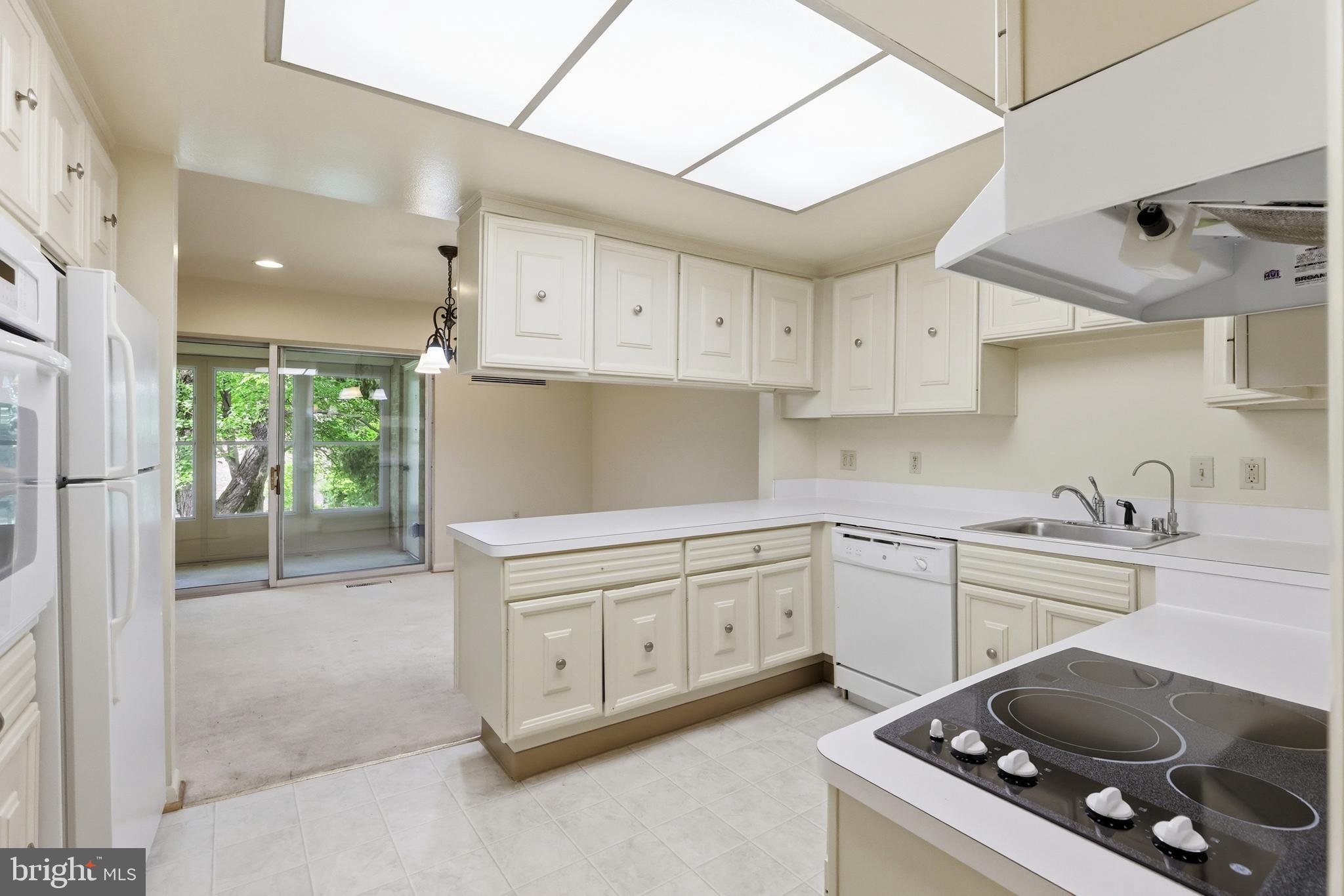 LEISURE WORLD - Residential