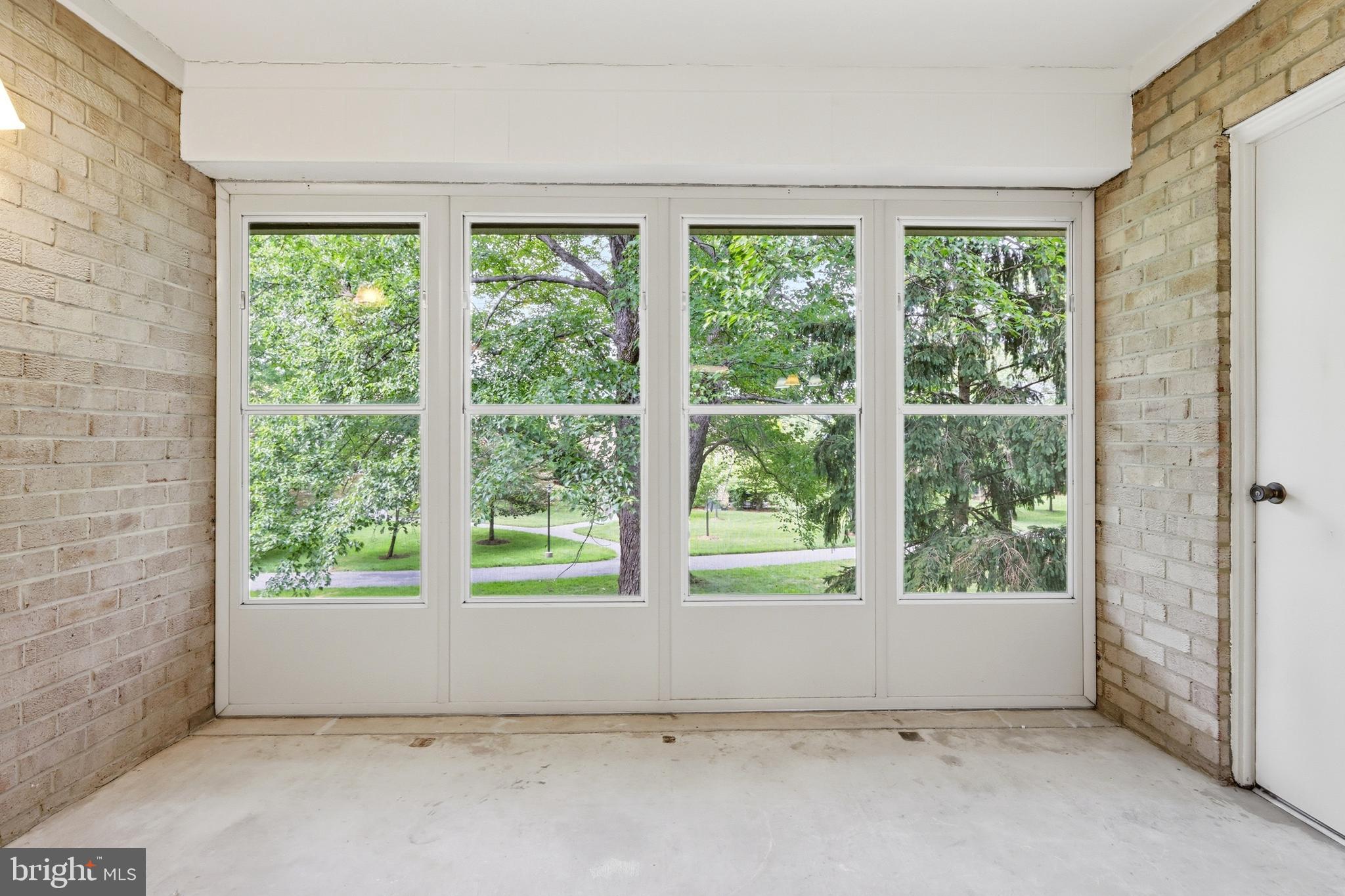 LEISURE WORLD - Residential
