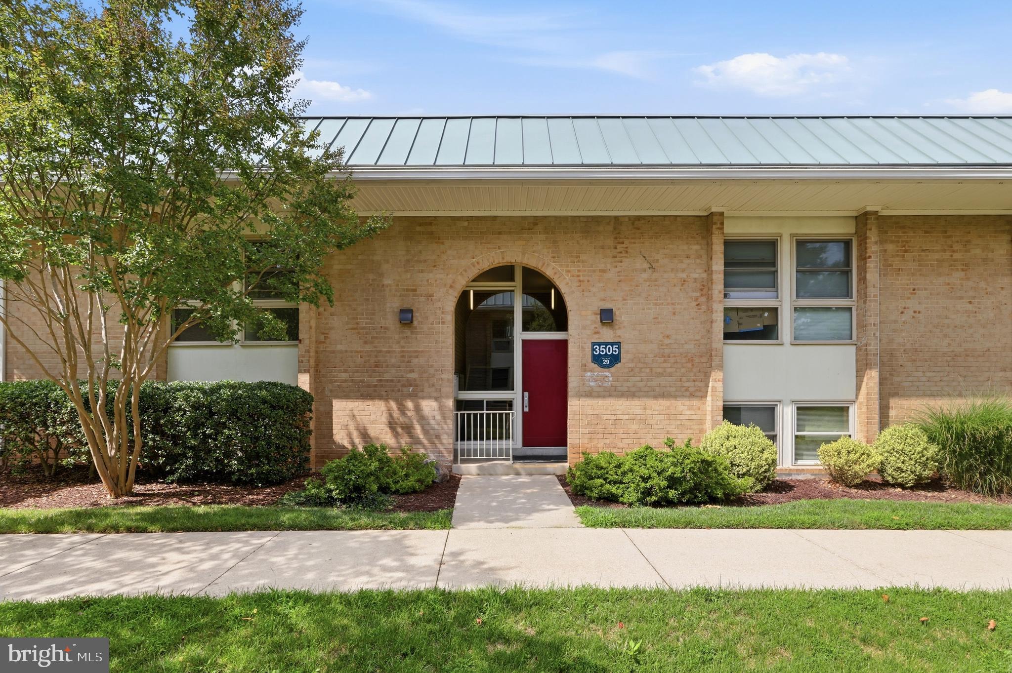 LEISURE WORLD - Residential