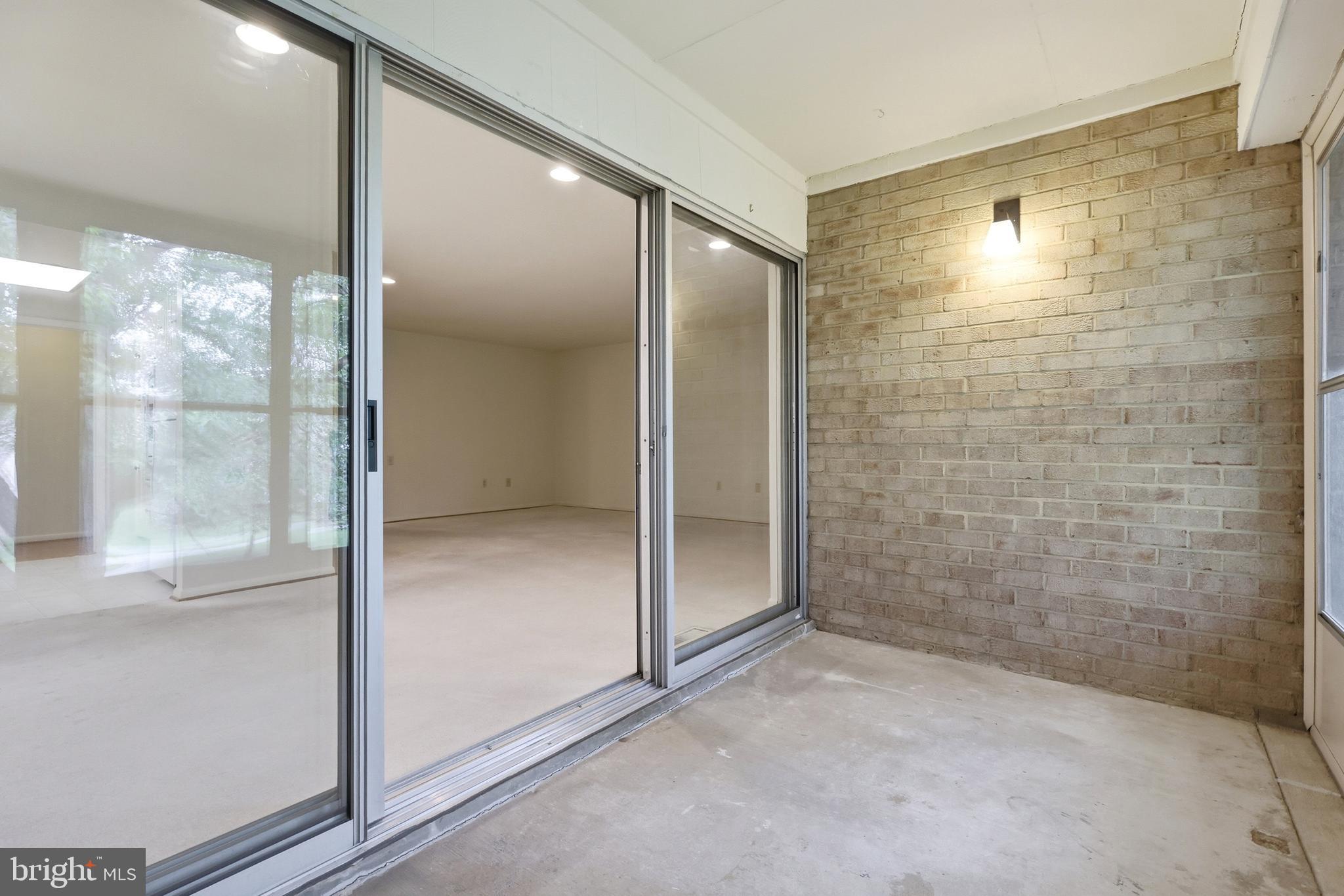 LEISURE WORLD - Residential