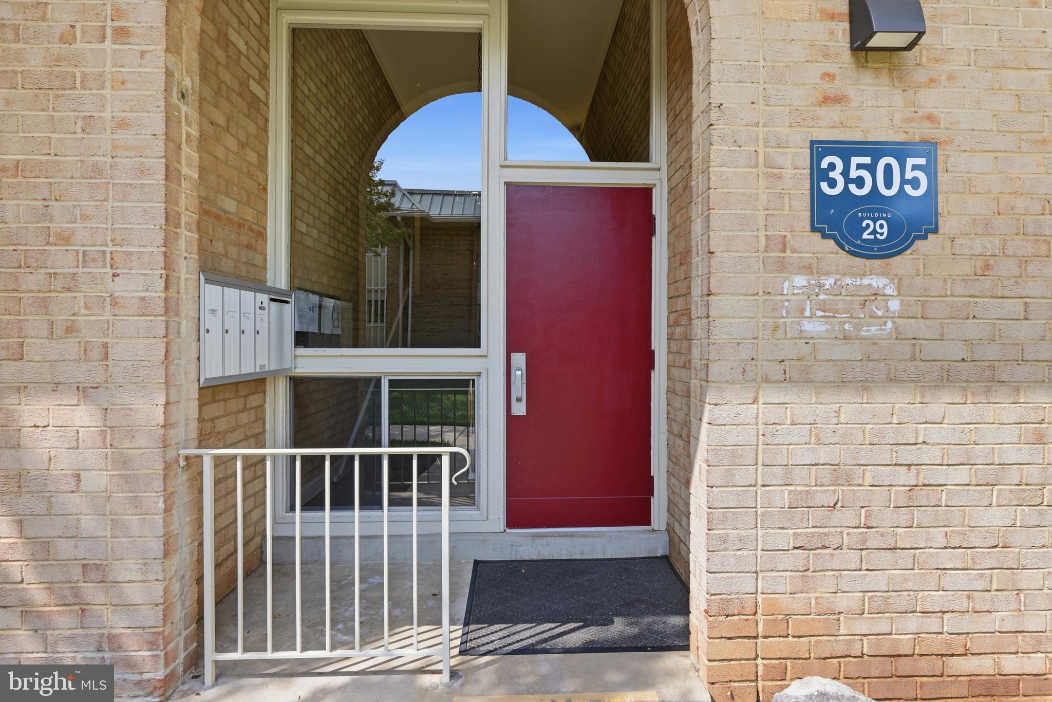 LEISURE WORLD - Residential