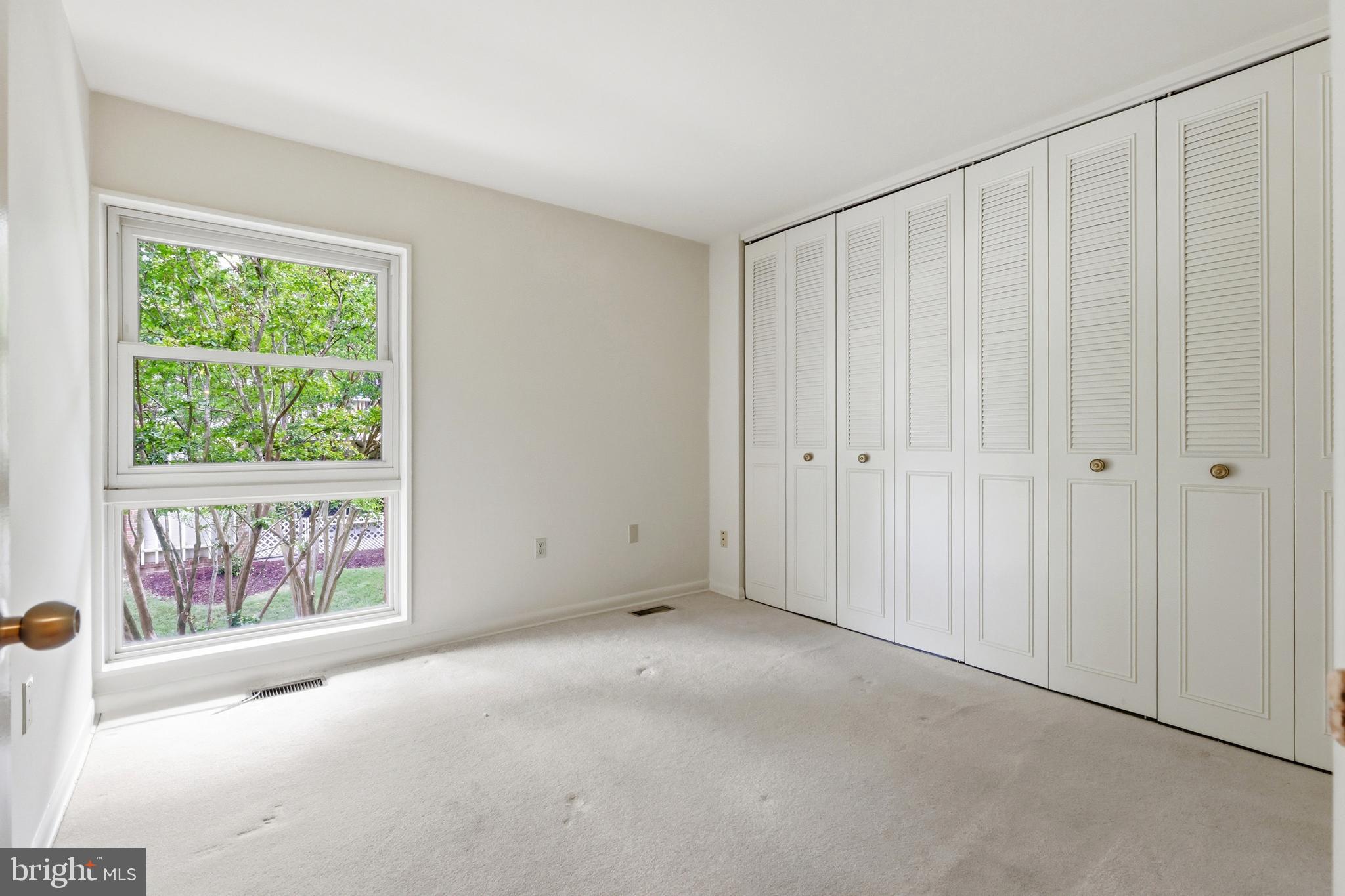LEISURE WORLD - Residential