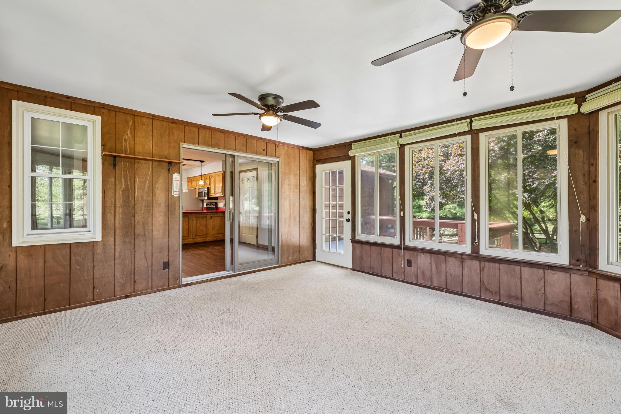 BLUE GRASS MANOR - Residential