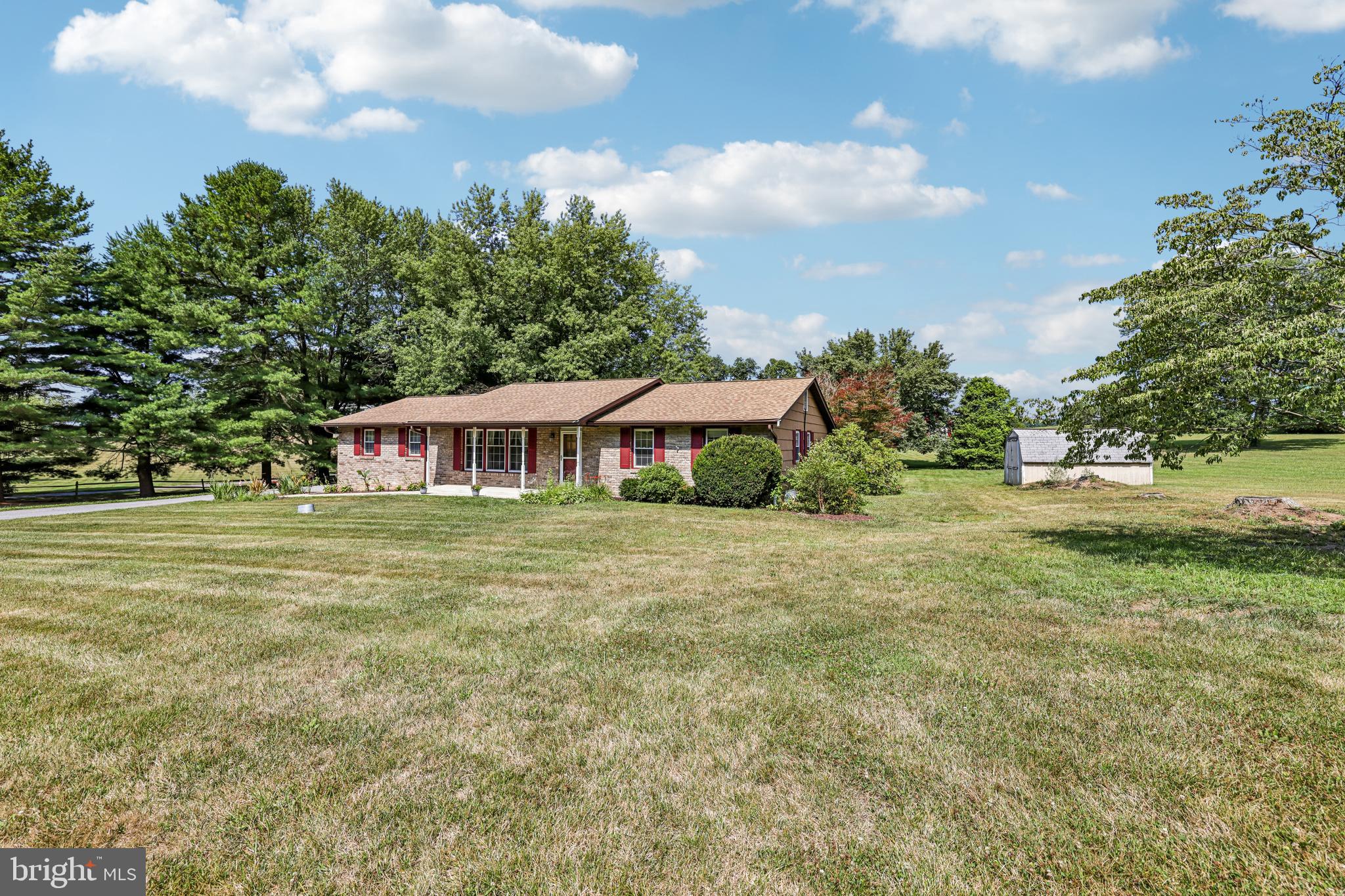BLUE GRASS MANOR - Residential