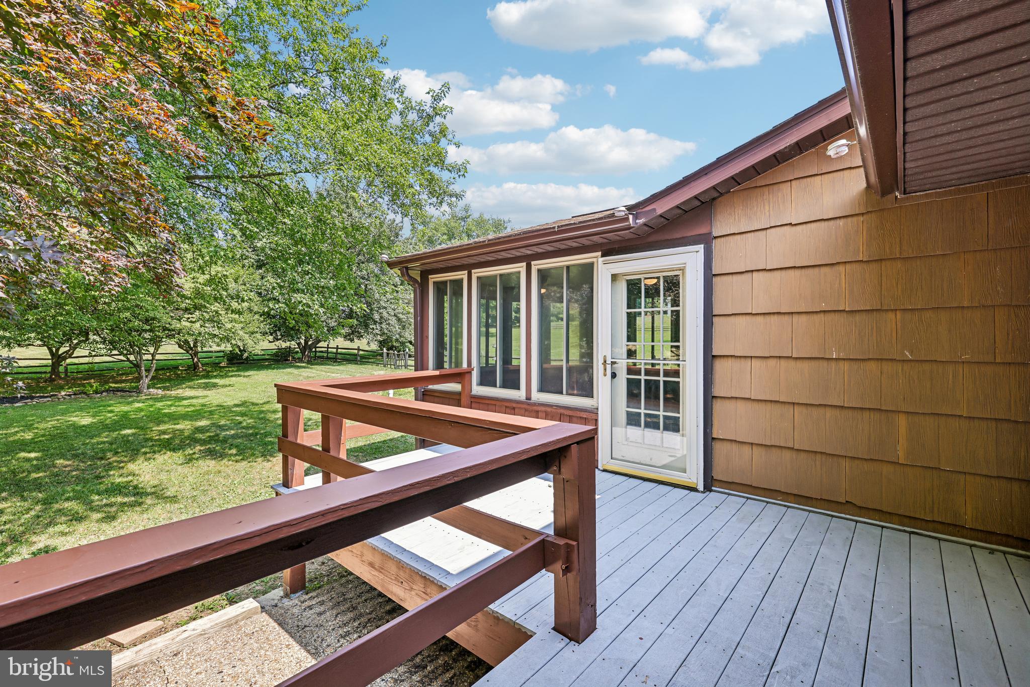BLUE GRASS MANOR - Residential