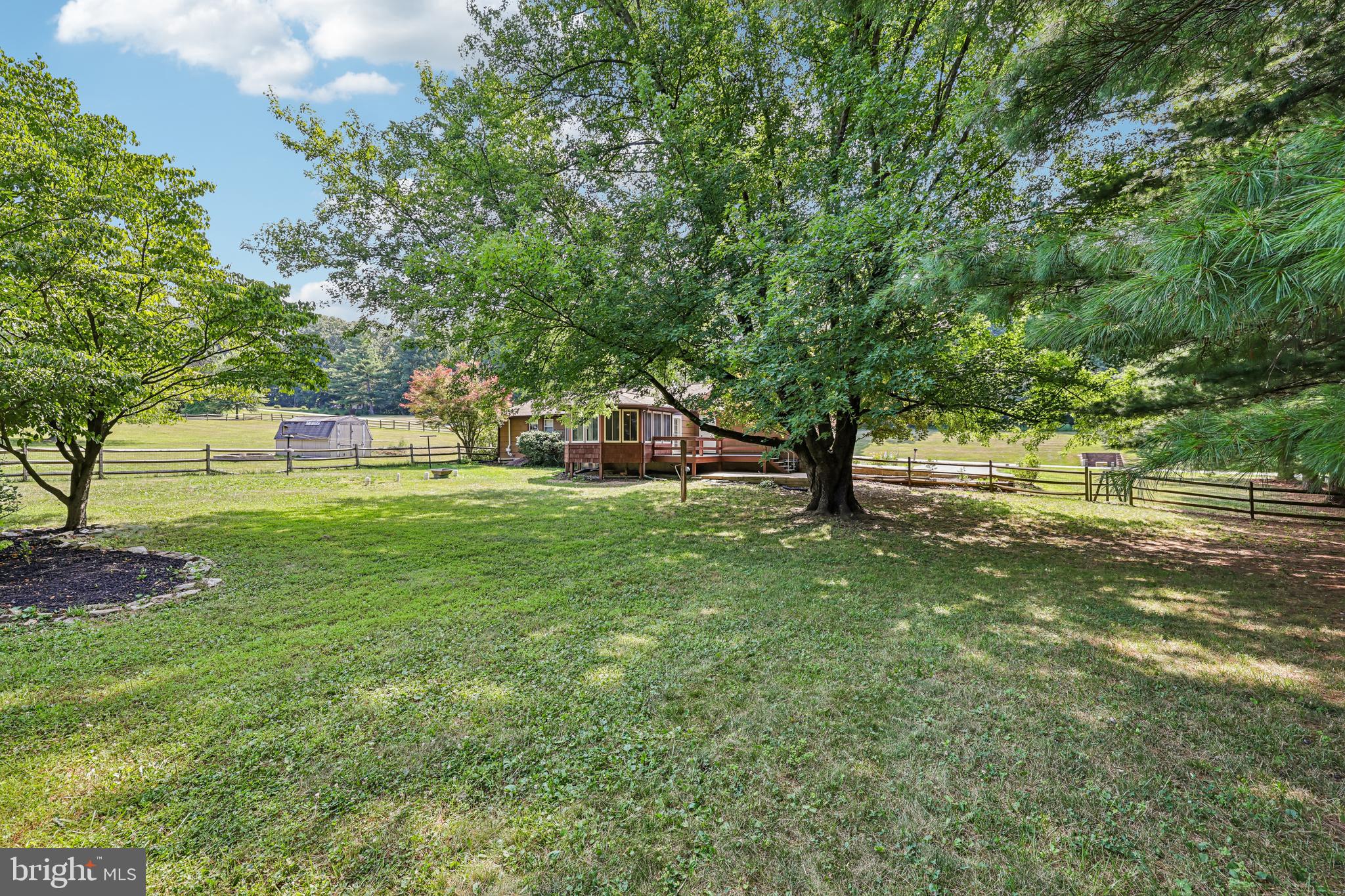 BLUE GRASS MANOR - Residential