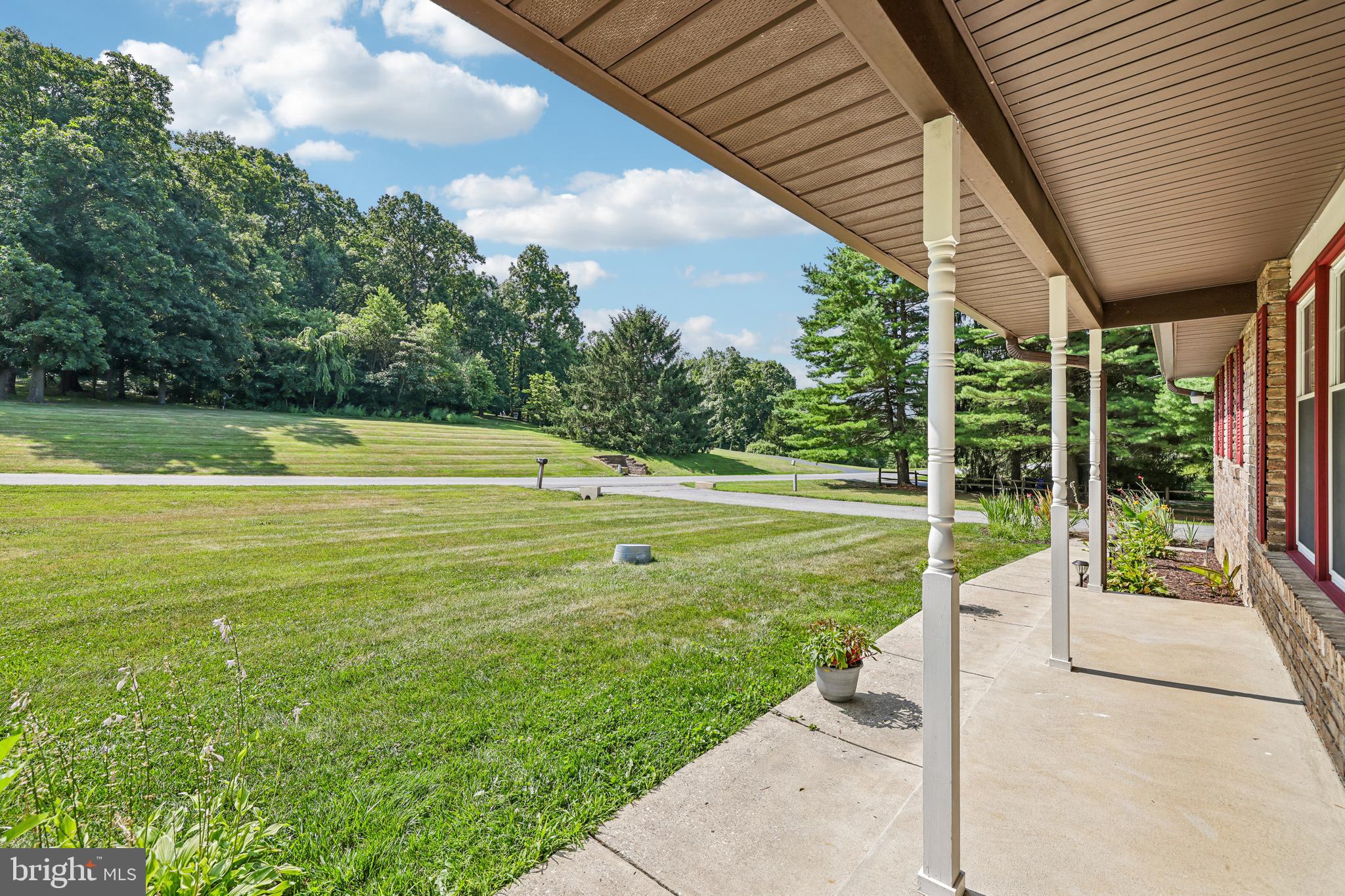 BLUE GRASS MANOR - Residential