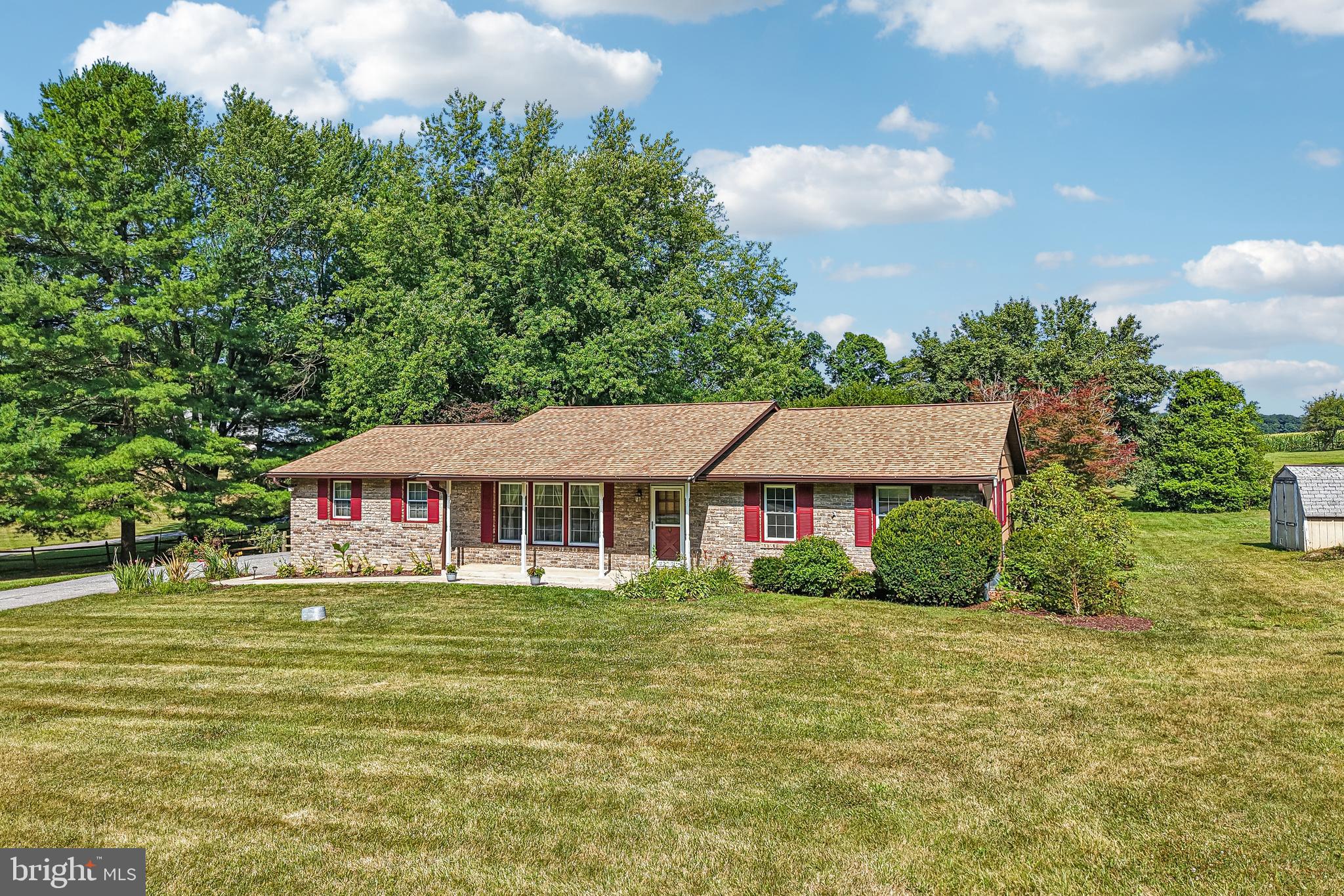 BLUE GRASS MANOR - Residential
