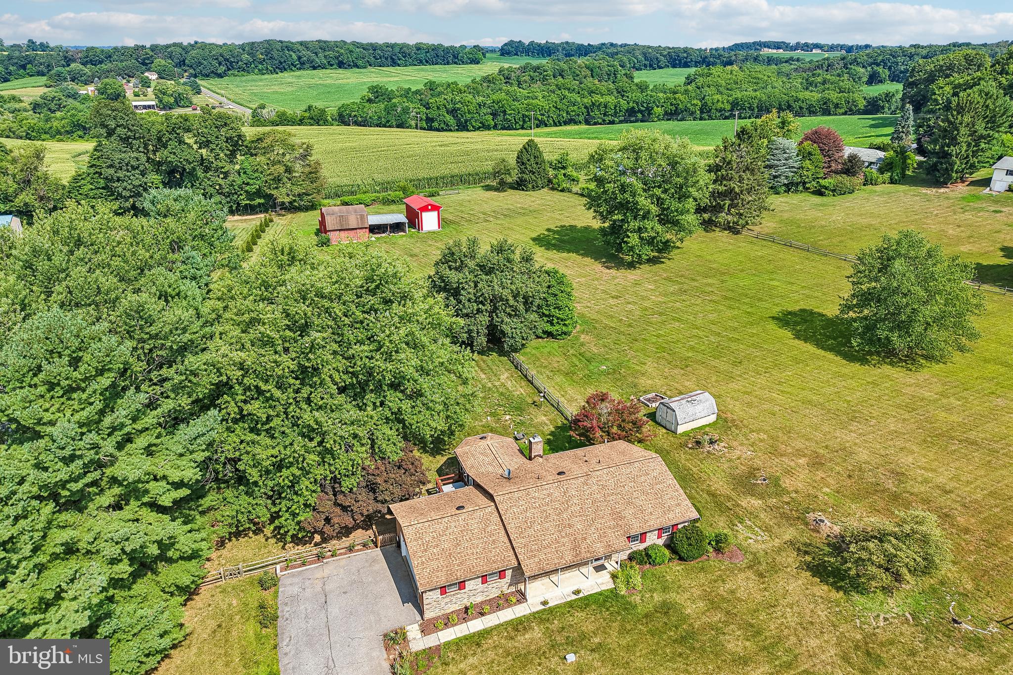 BLUE GRASS MANOR - Residential