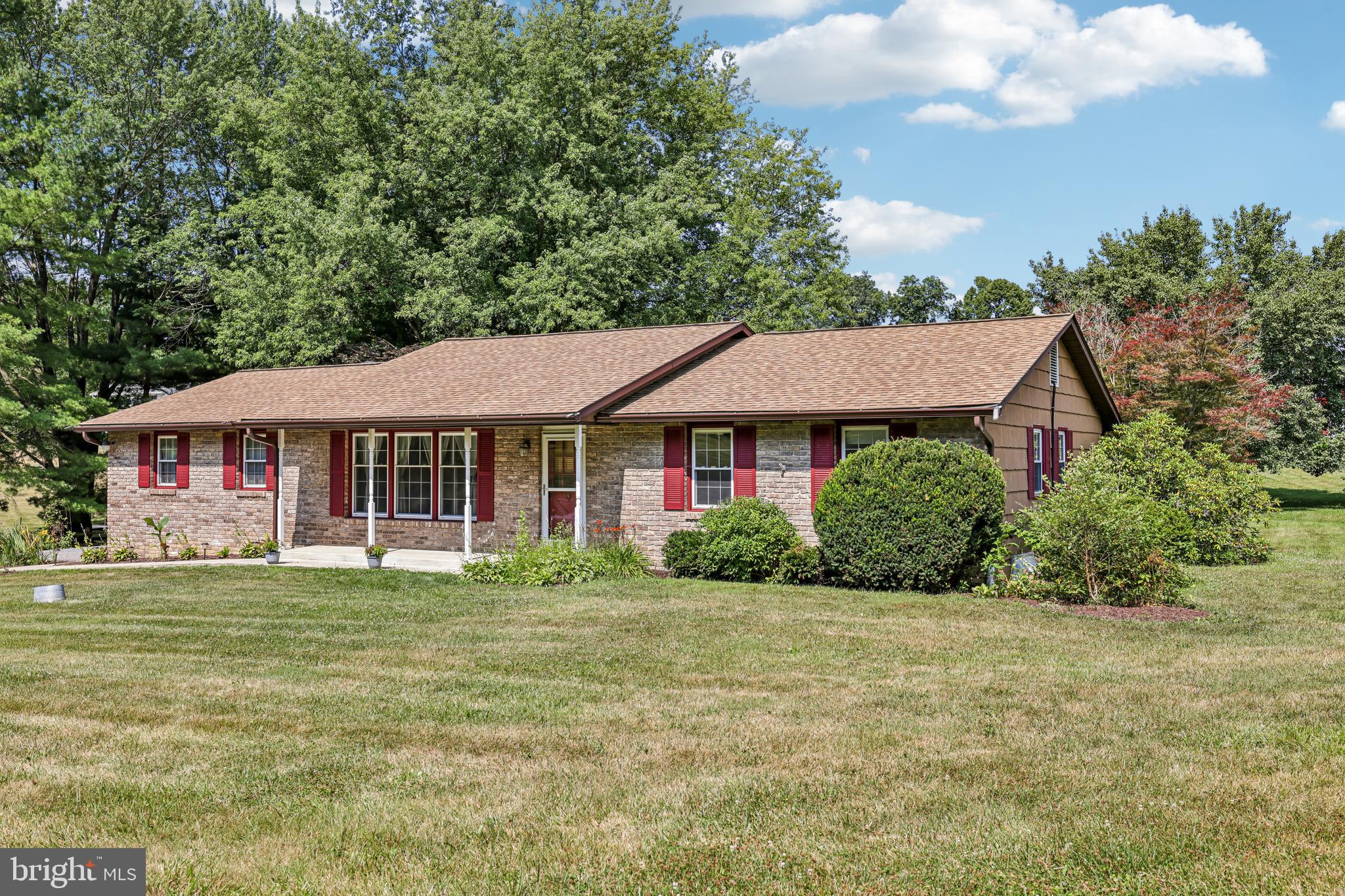 BLUE GRASS MANOR - Residential