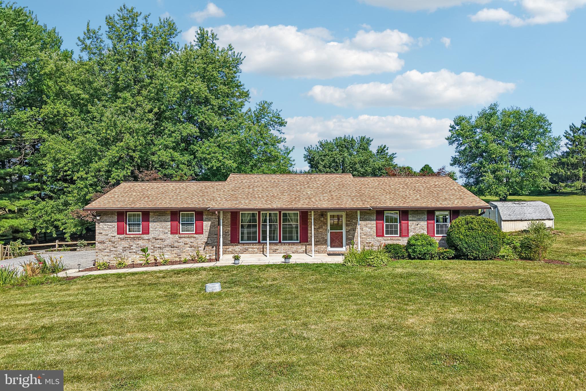 BLUE GRASS MANOR - Residential