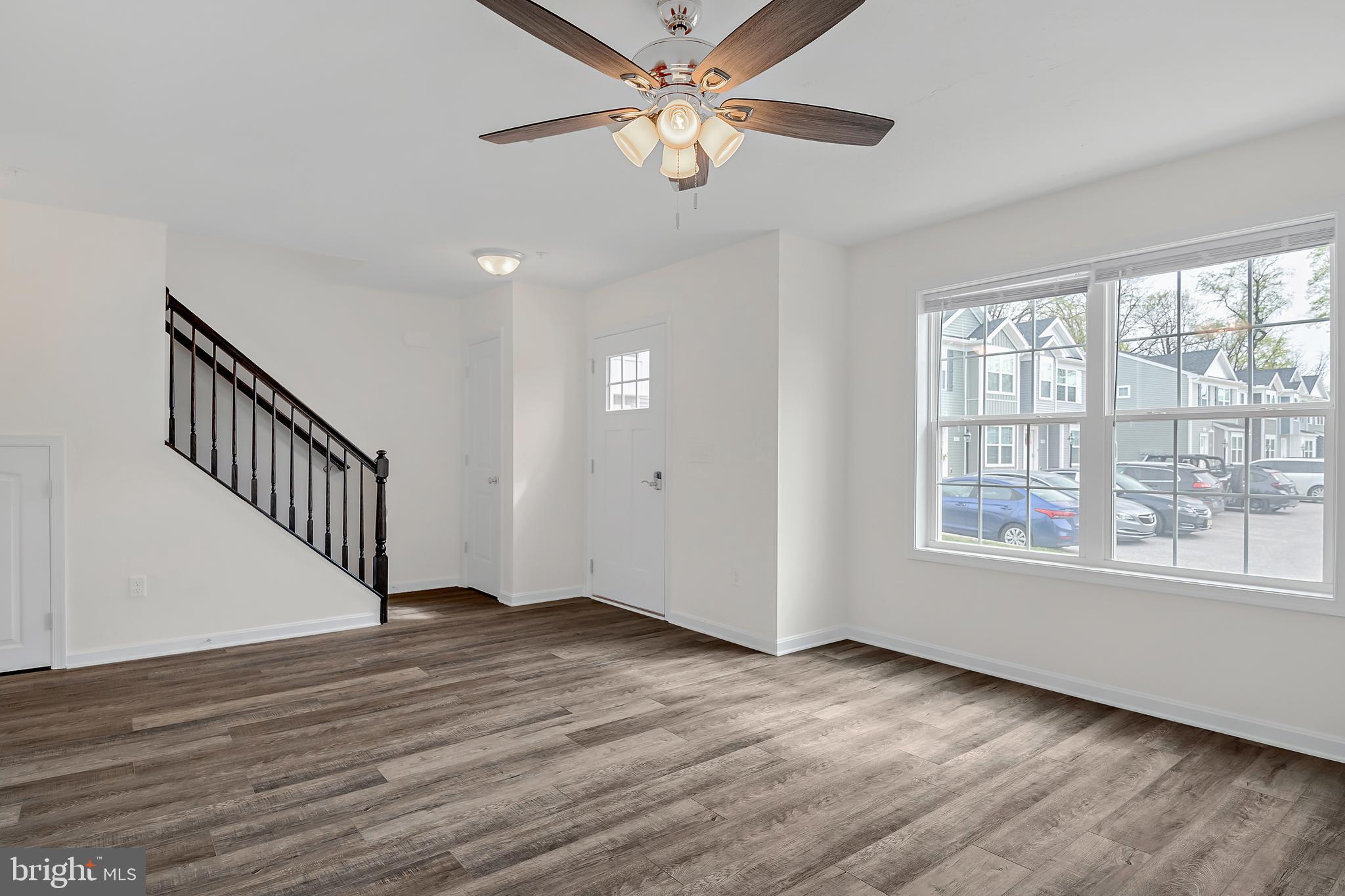 CREEKSIDE VILLAGE - Residential