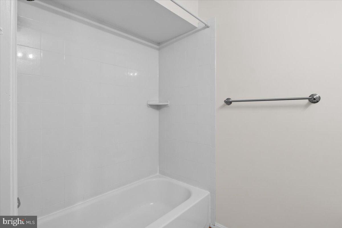 OLD BRIDGE ESTATES - Residential Lease