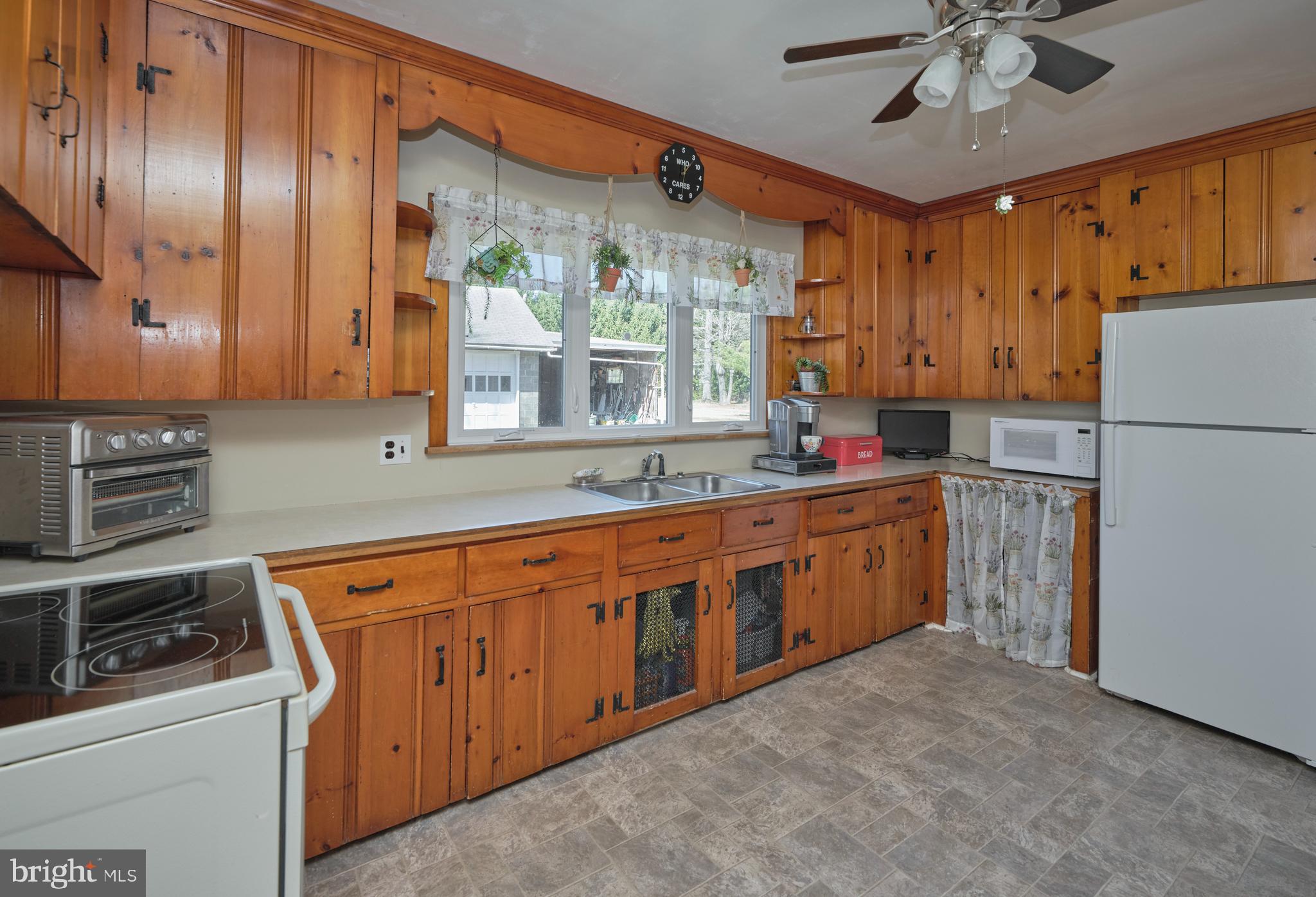 CANTERBURY WOODS - Residential
