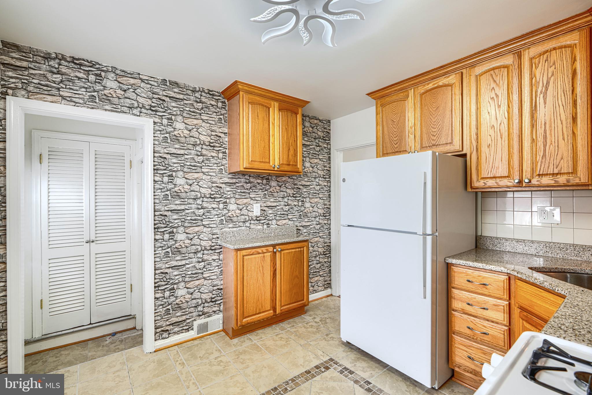 MOUNT WASHINGTON - Residential