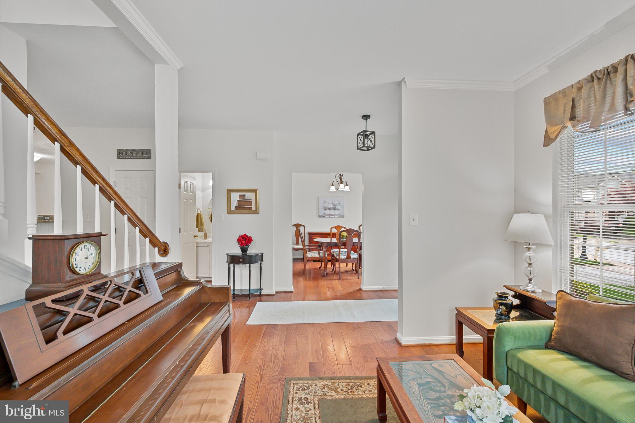 ROUND HILL - Residential
