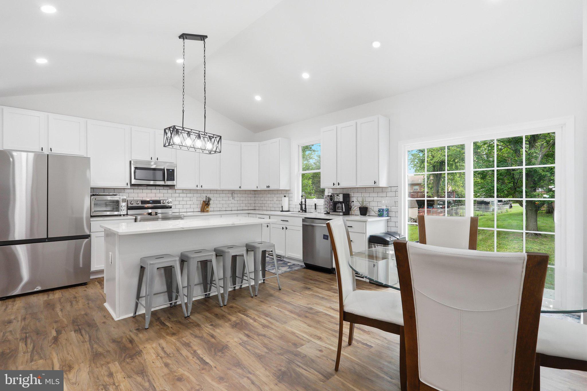 PIKE VIEW ACRES - Residential