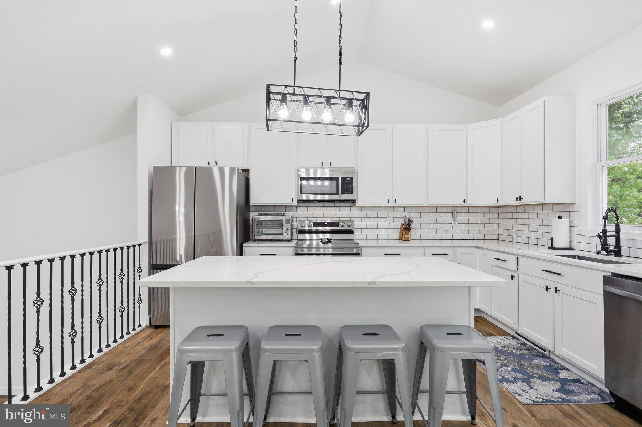 PIKE VIEW ACRES - Residential
