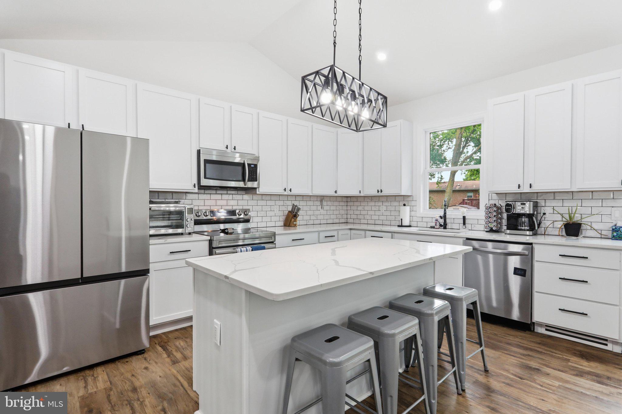 PIKE VIEW ACRES - Residential
