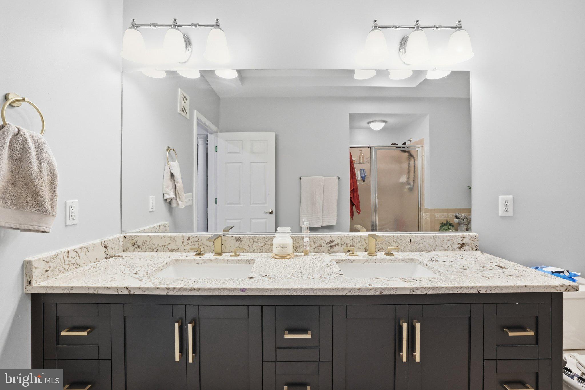 GROVETON WOODS - Residential