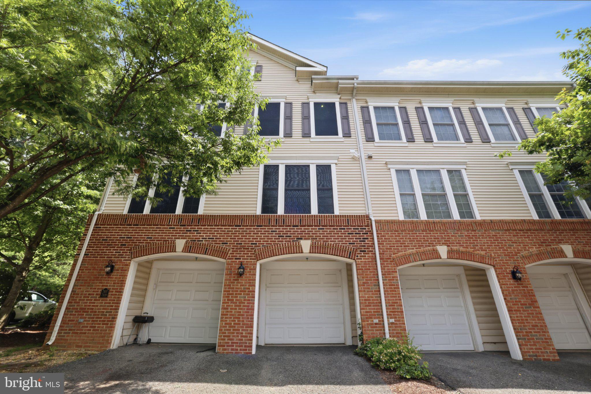 GROVETON WOODS - Residential