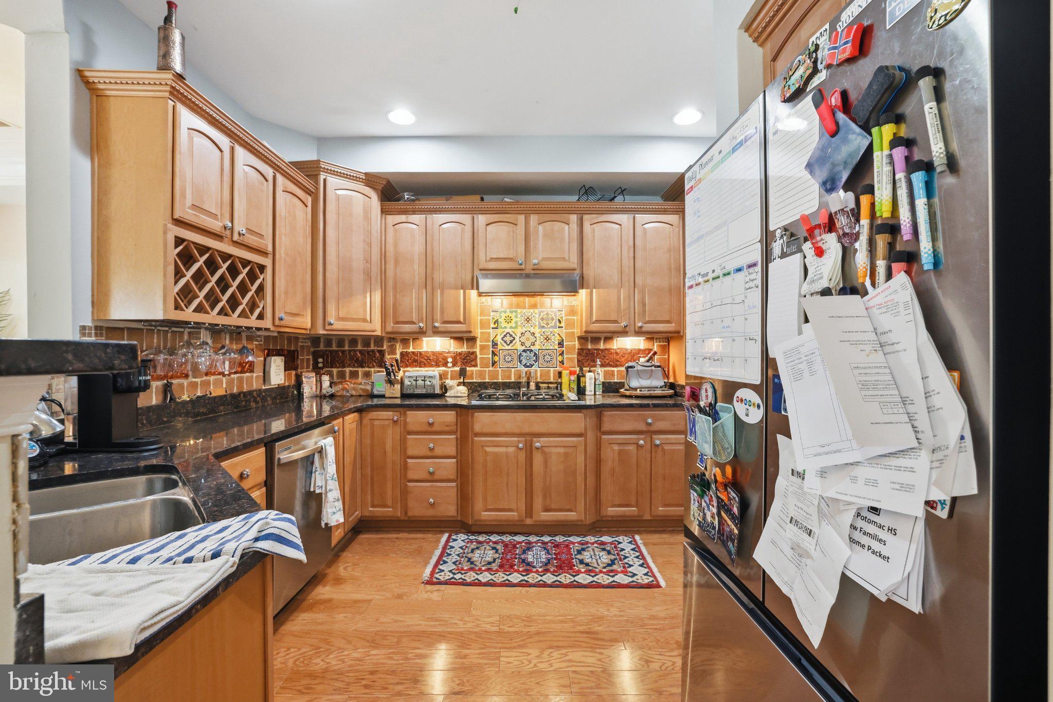 GROVETON WOODS - Residential