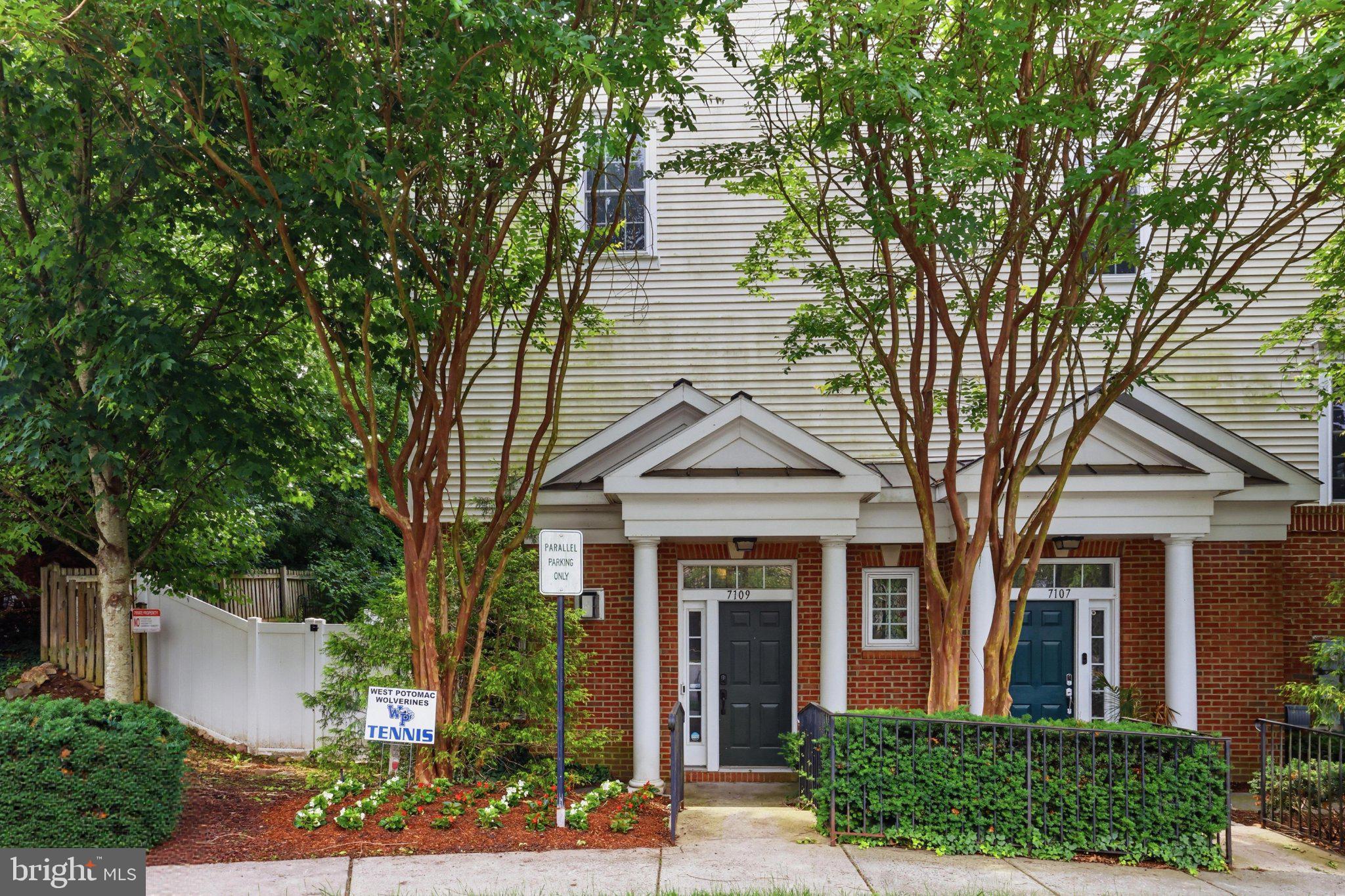 GROVETON WOODS - Residential