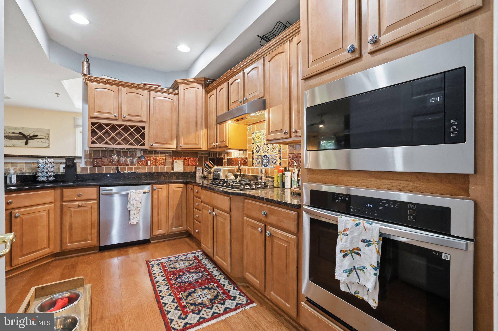 GROVETON WOODS - Residential