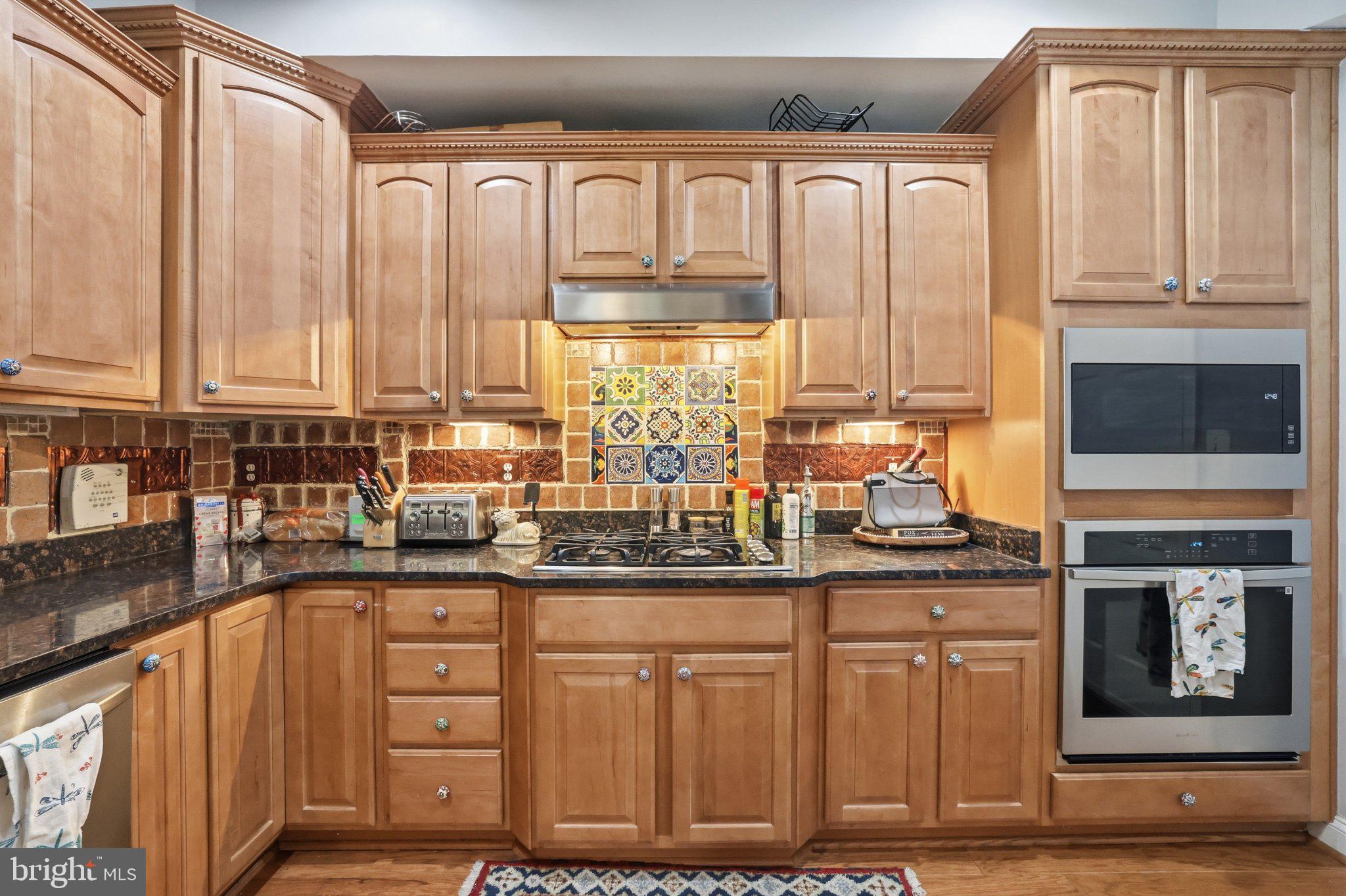 GROVETON WOODS - Residential