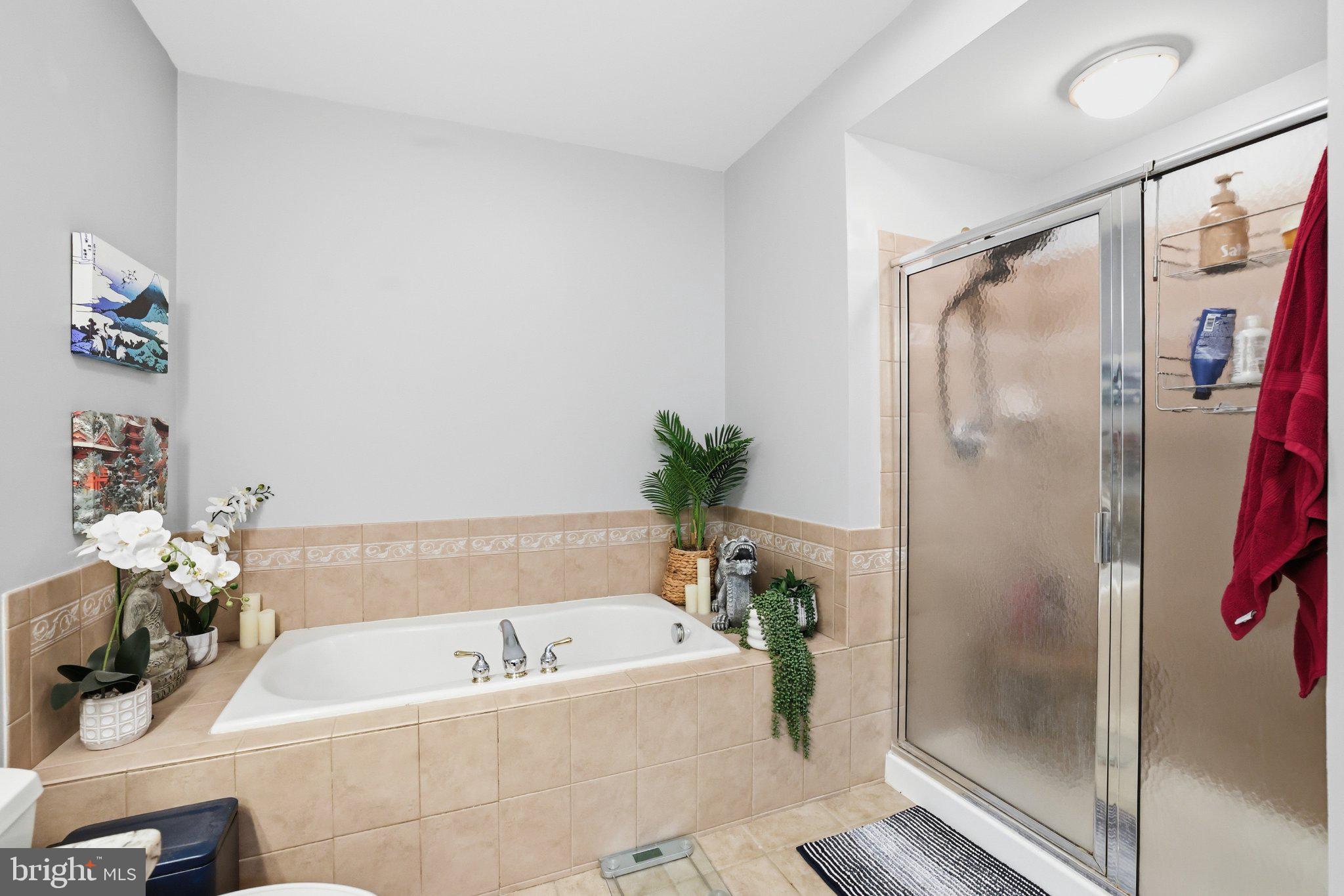 GROVETON WOODS - Residential