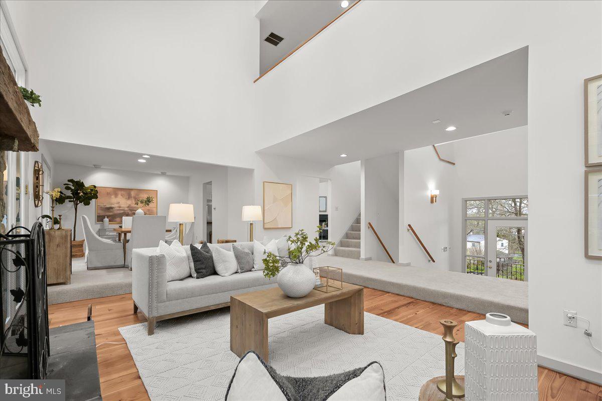 POTOMAC OUTSIDE - Residential