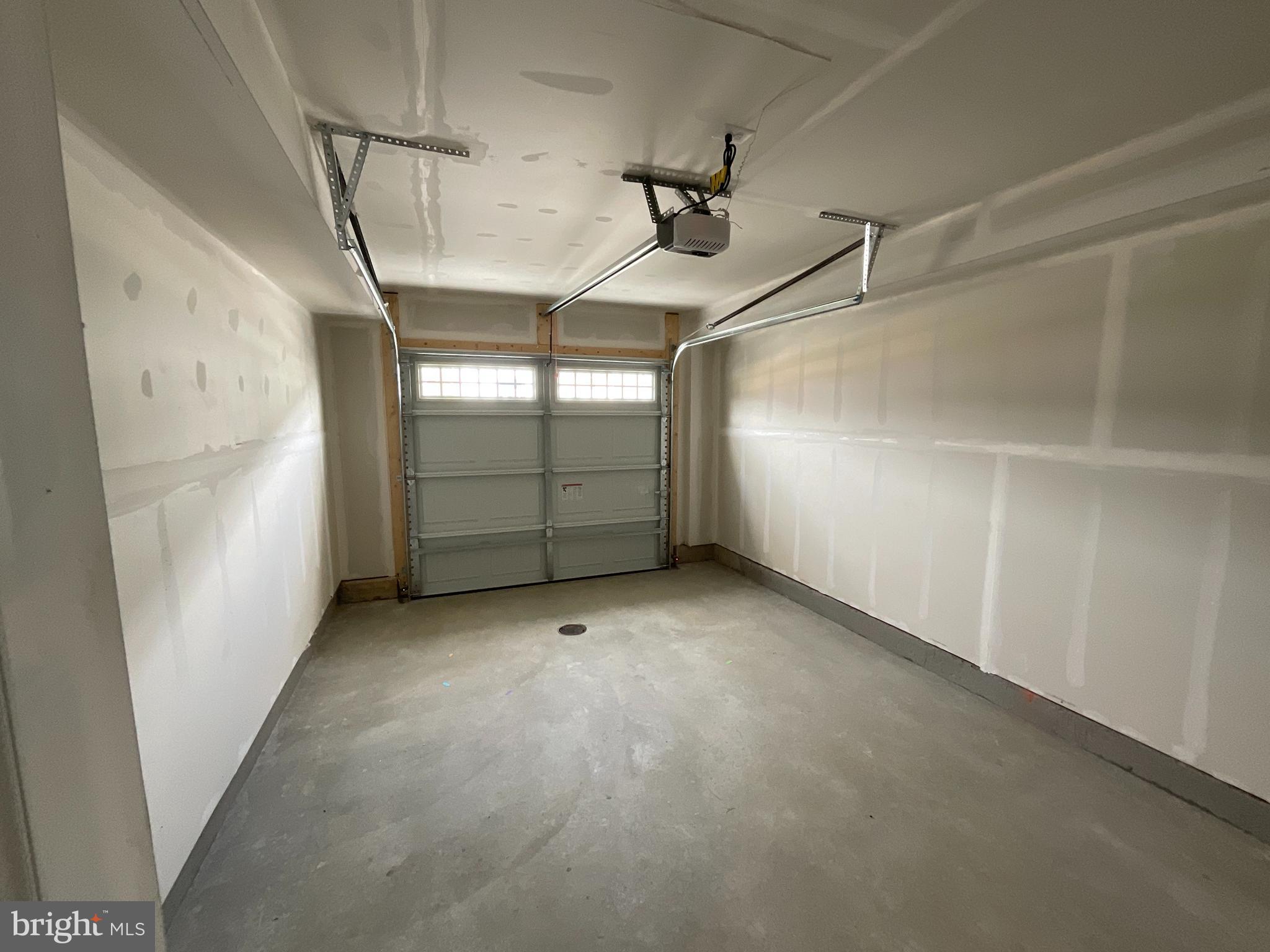 COURTHOUSE COMMONS - Residential Lease