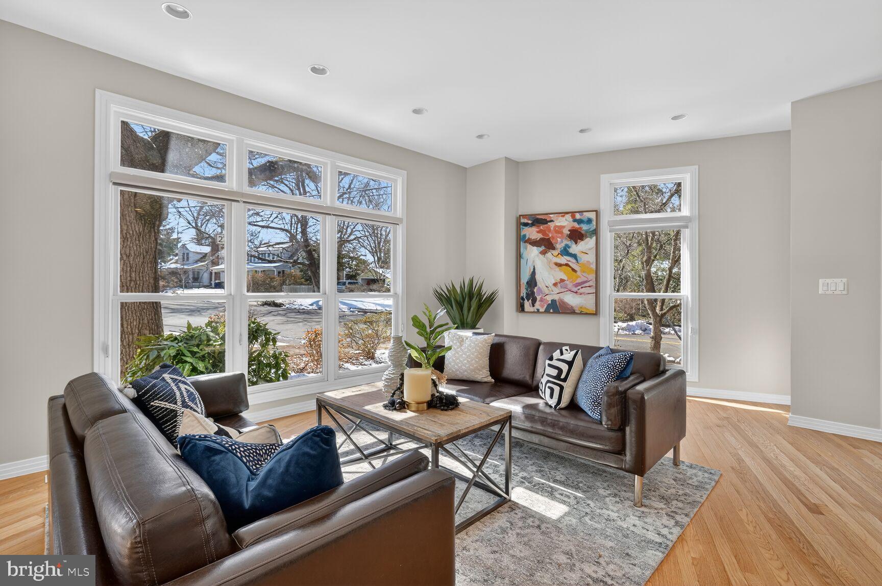 THE WILLIAMSBURG - Residential