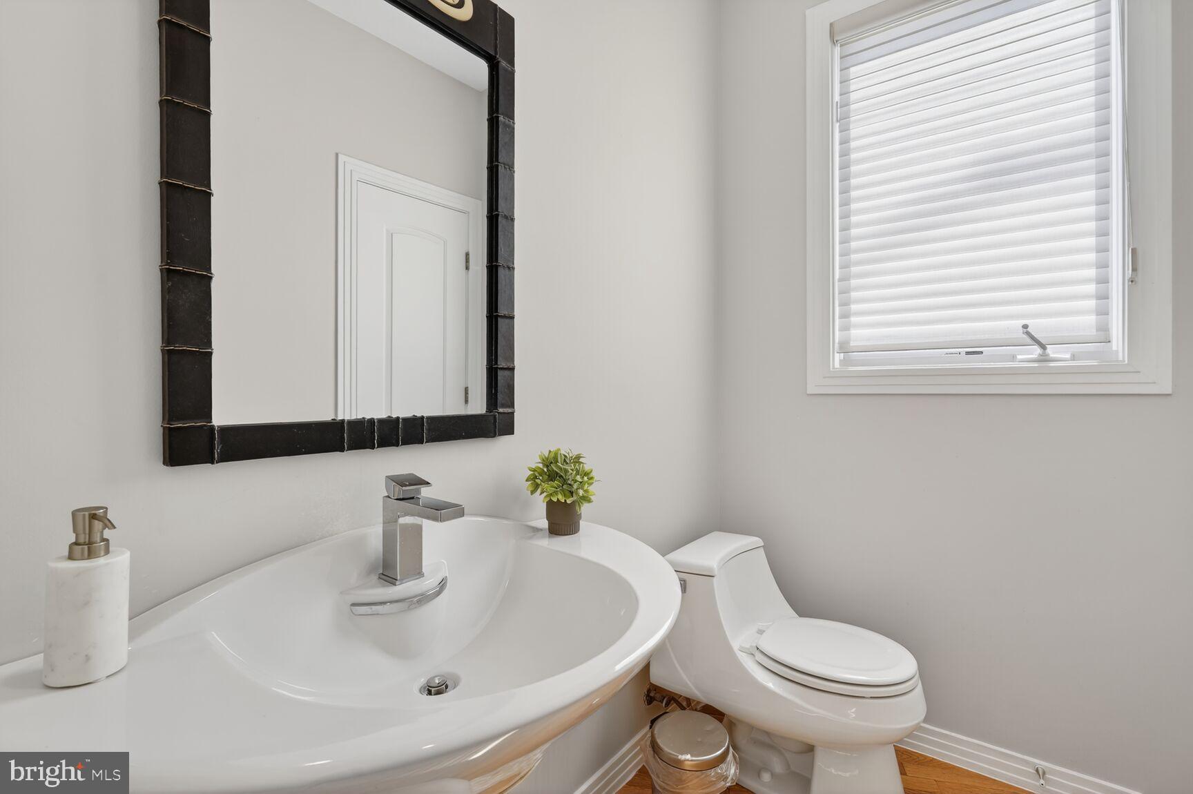 THE WILLIAMSBURG - Residential