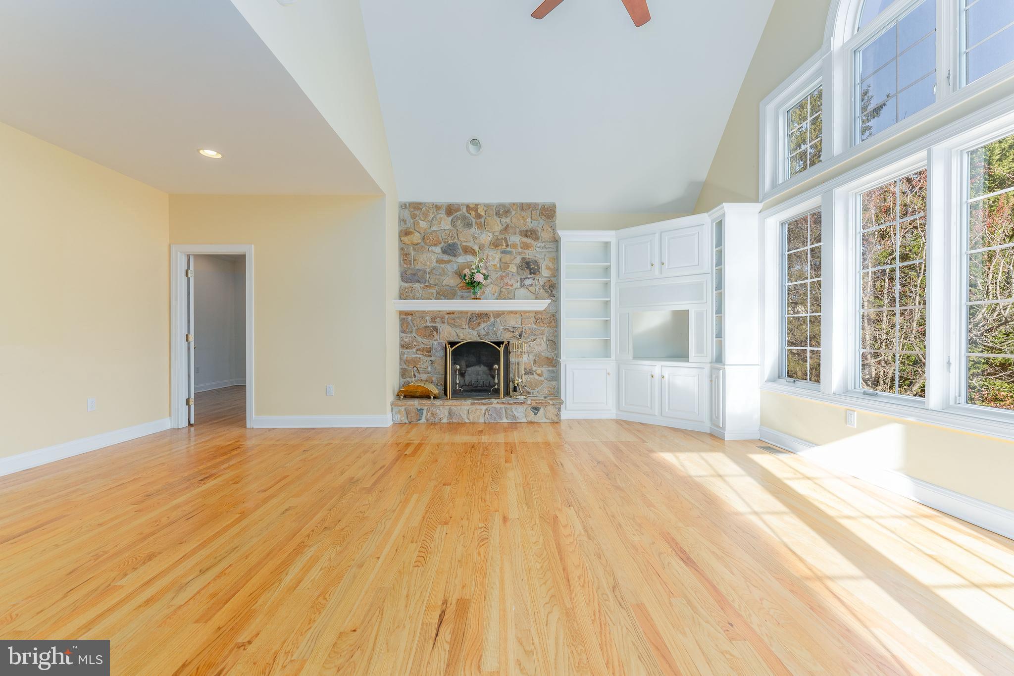 RED LION - Residential