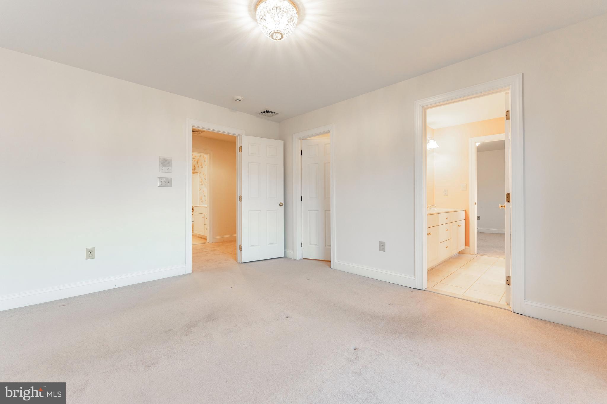 RED LION - Residential