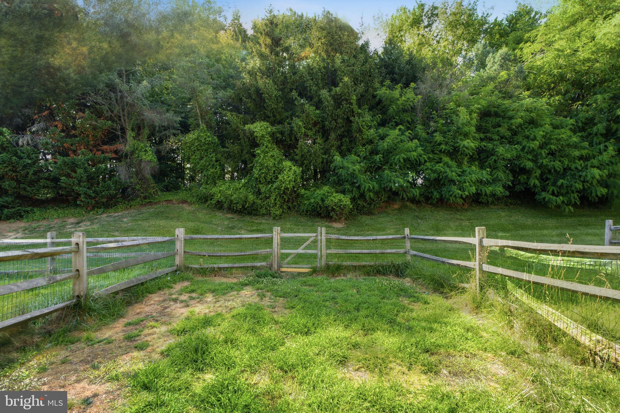 CHAPMAN WOODS - Residential