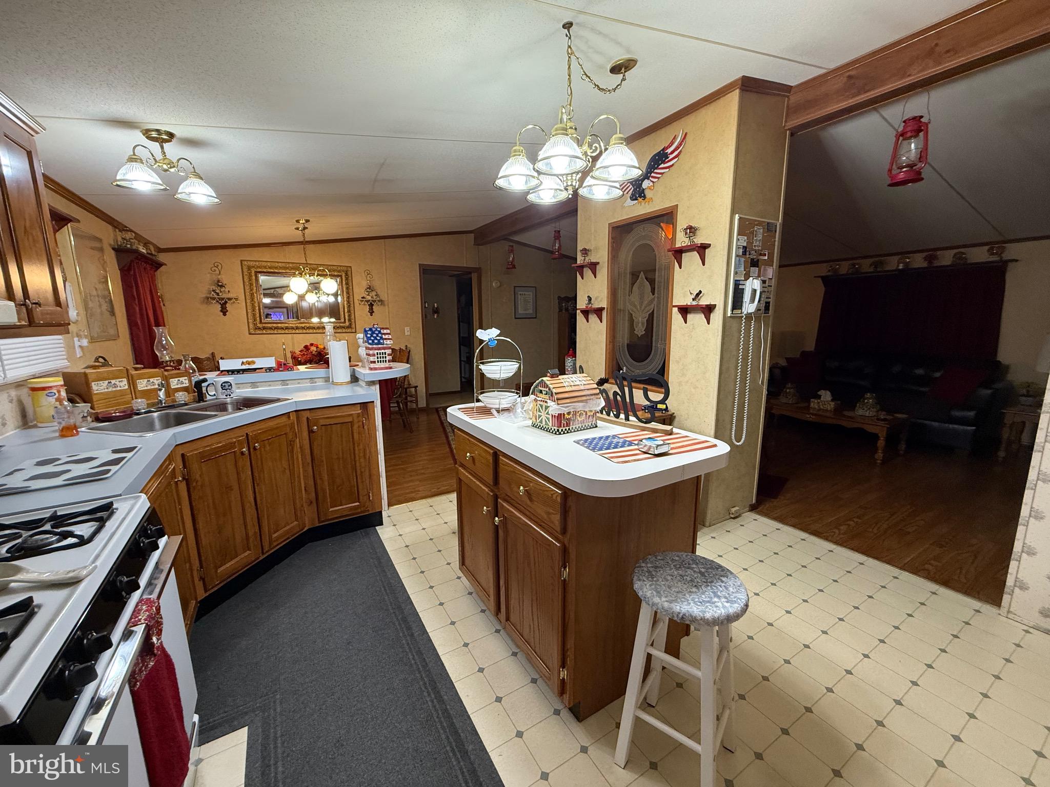 KINGS CROSSING - Residential
