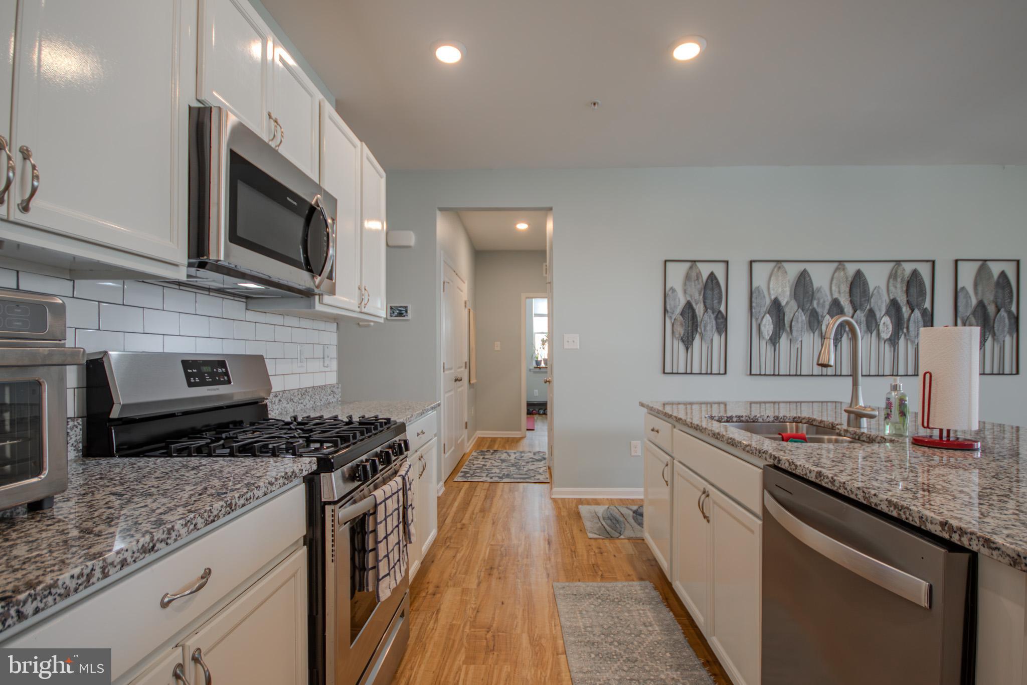 HUNTER'S CREST - Residential