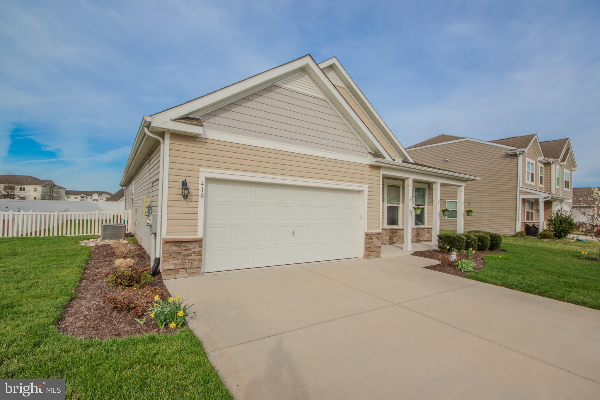 HUNTER'S CREST - Residential