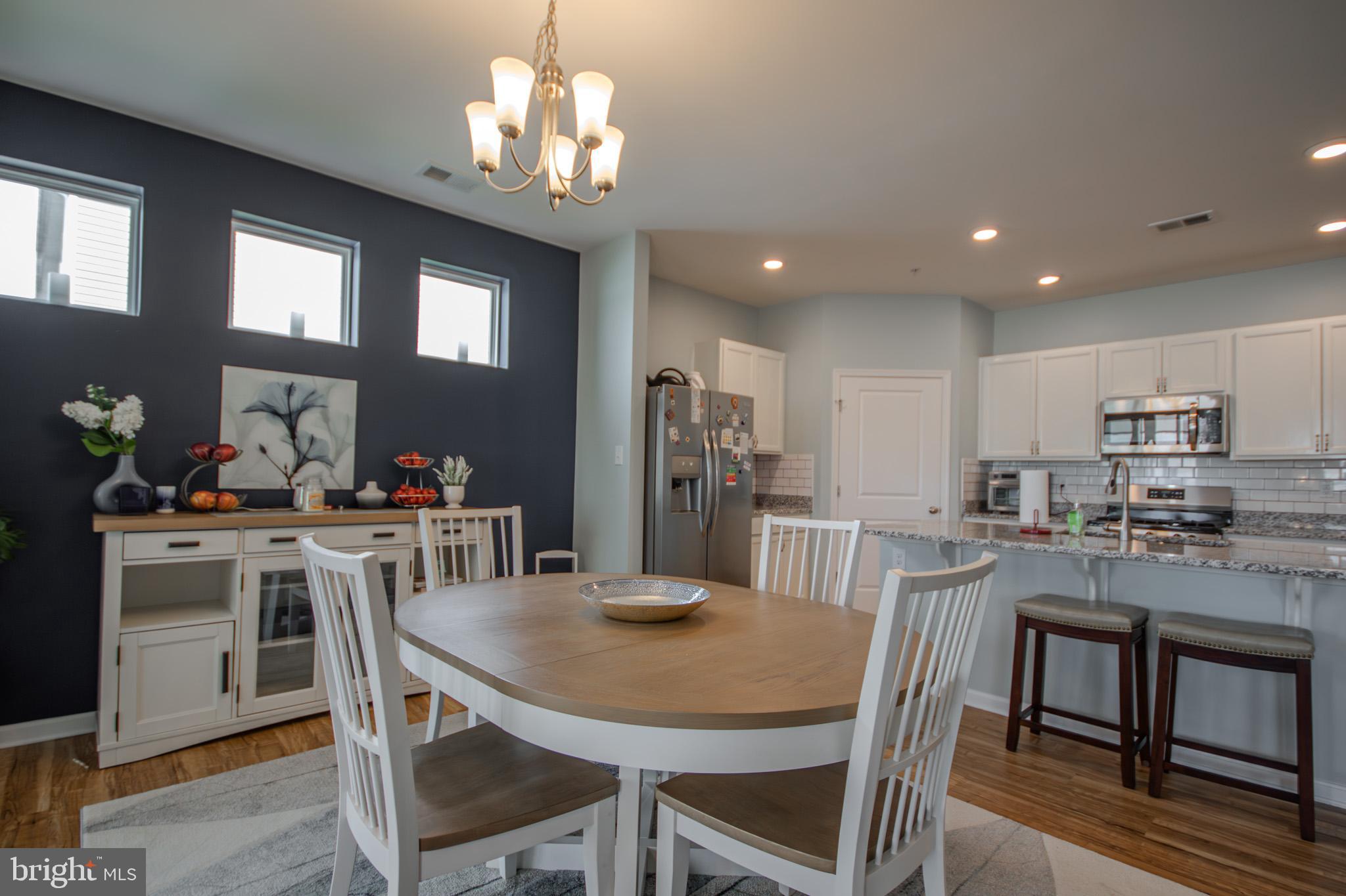 HUNTER'S CREST - Residential