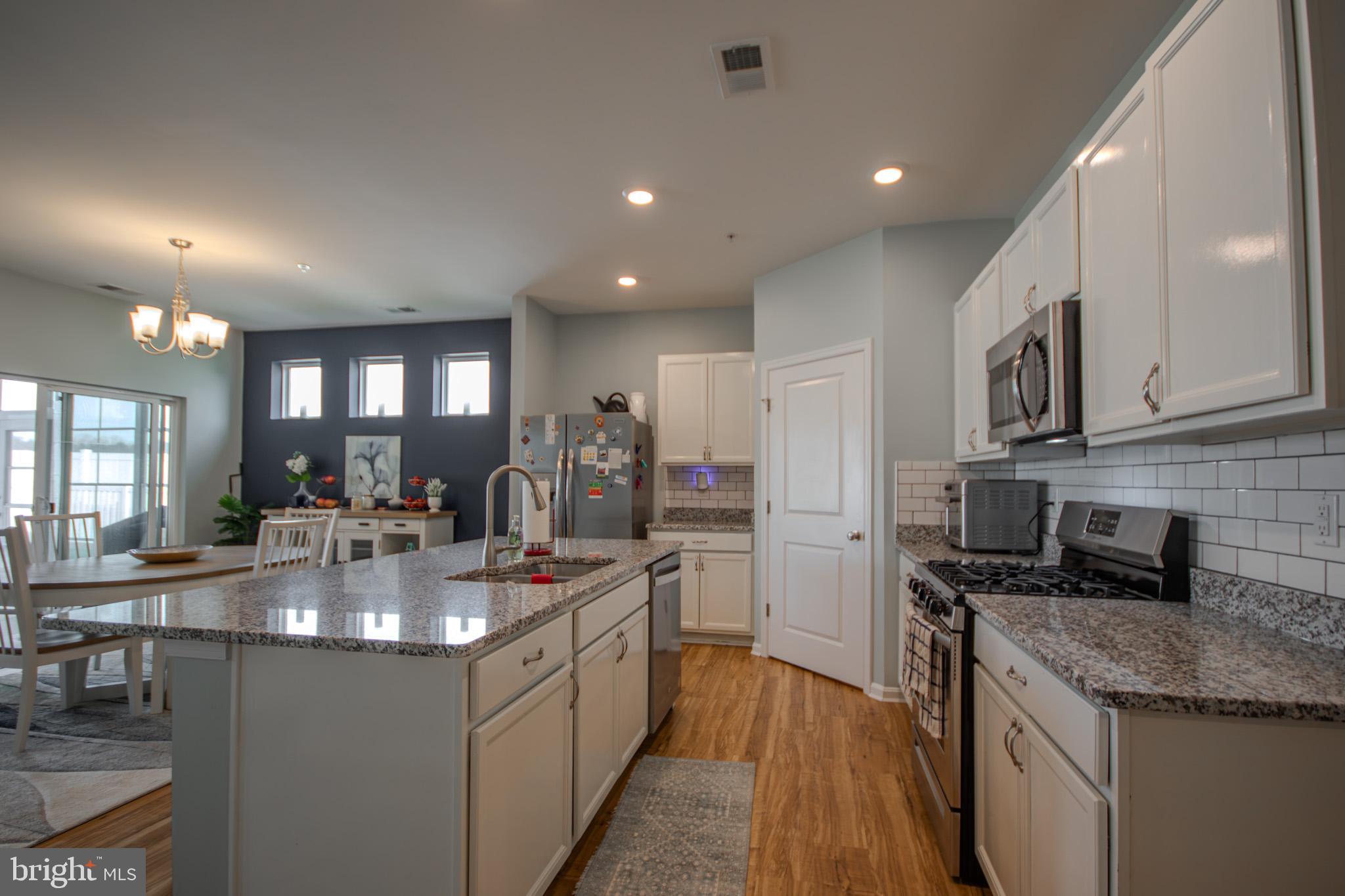 HUNTER'S CREST - Residential