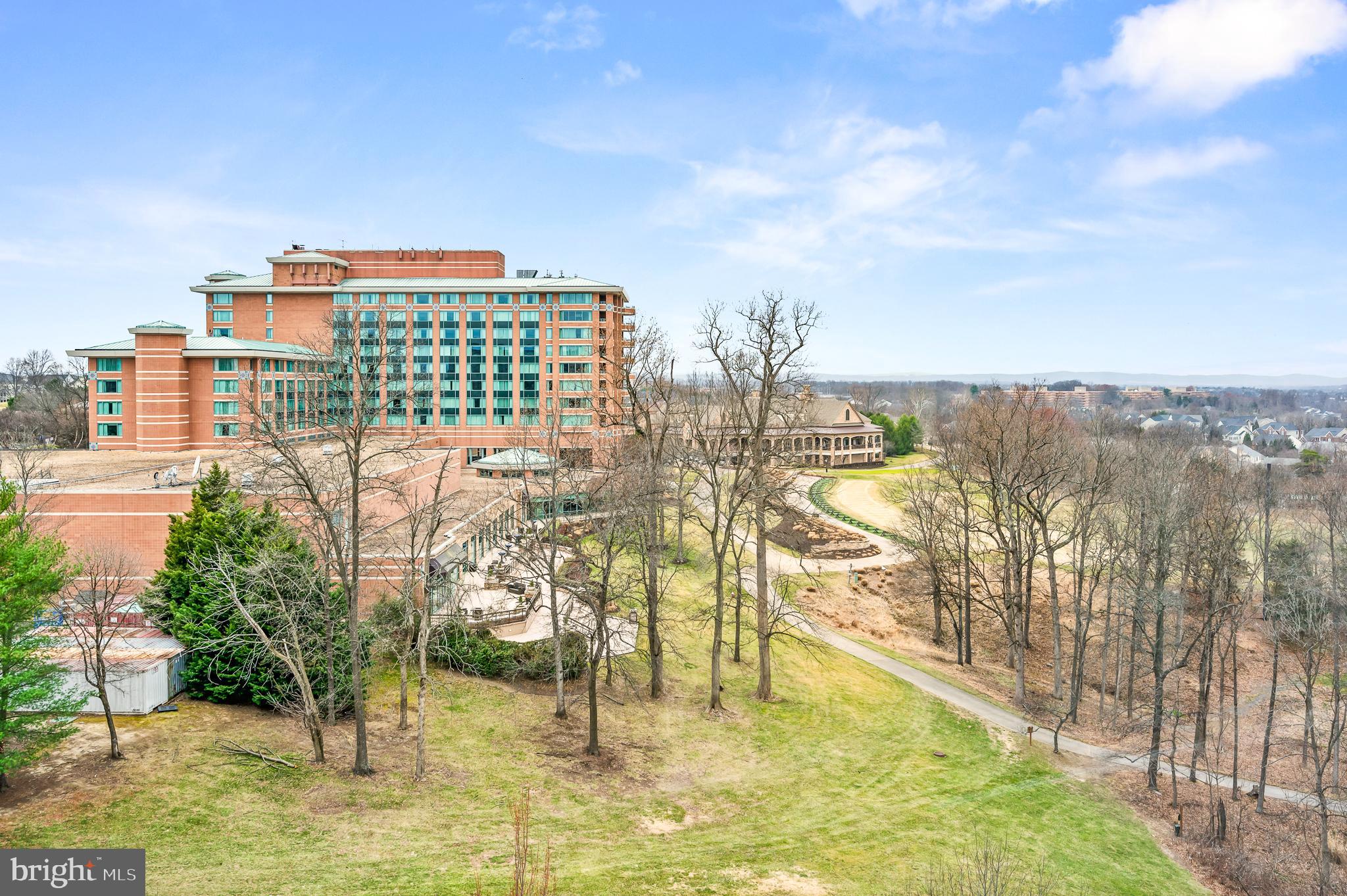 LANSDOWNE WOODS - Residential