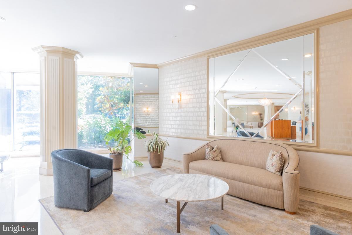 OAK HILL - Residential