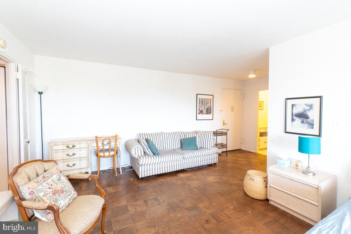 OAK HILL - Residential
