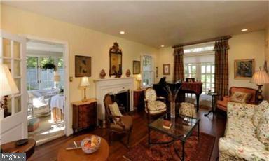BRADLEY WOODS - Residential Lease