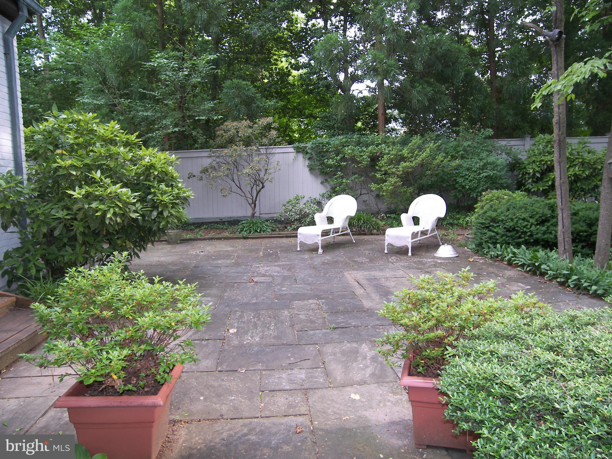 BRADLEY WOODS - Residential Lease